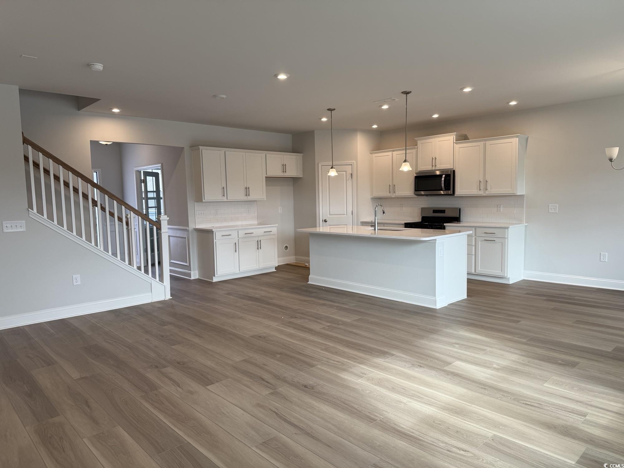 324 River Edge Dr. Property Photo 4