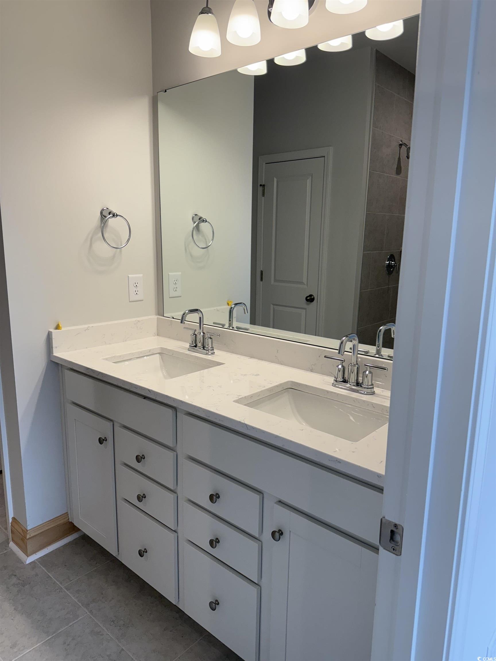 324 River Edge Dr. Property Photo 8