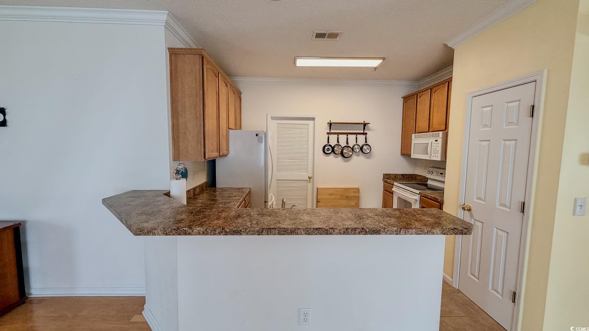 5858 Longwood Dr. Property Photo 7