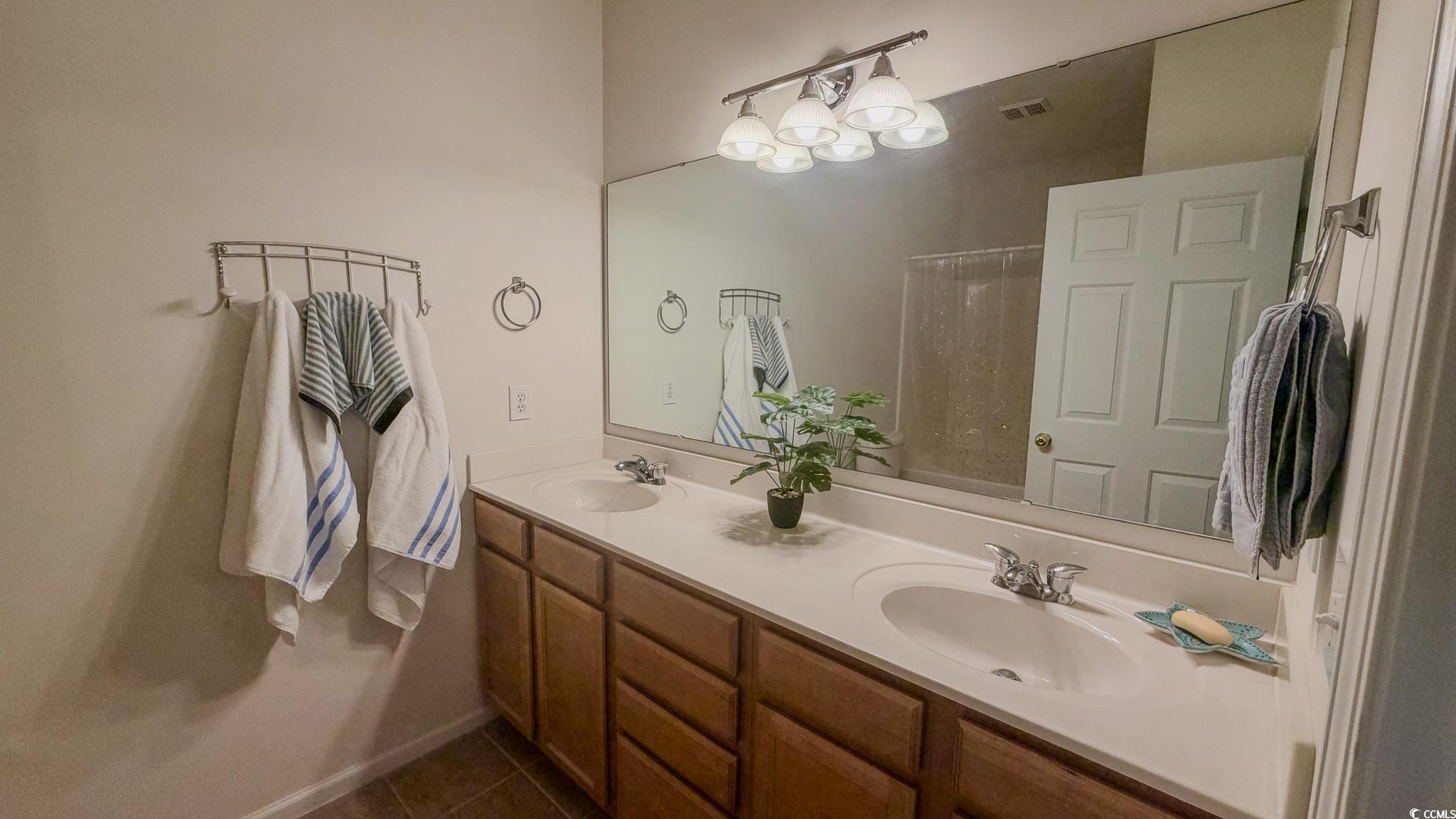 5858 Longwood Dr. Property Photo 18