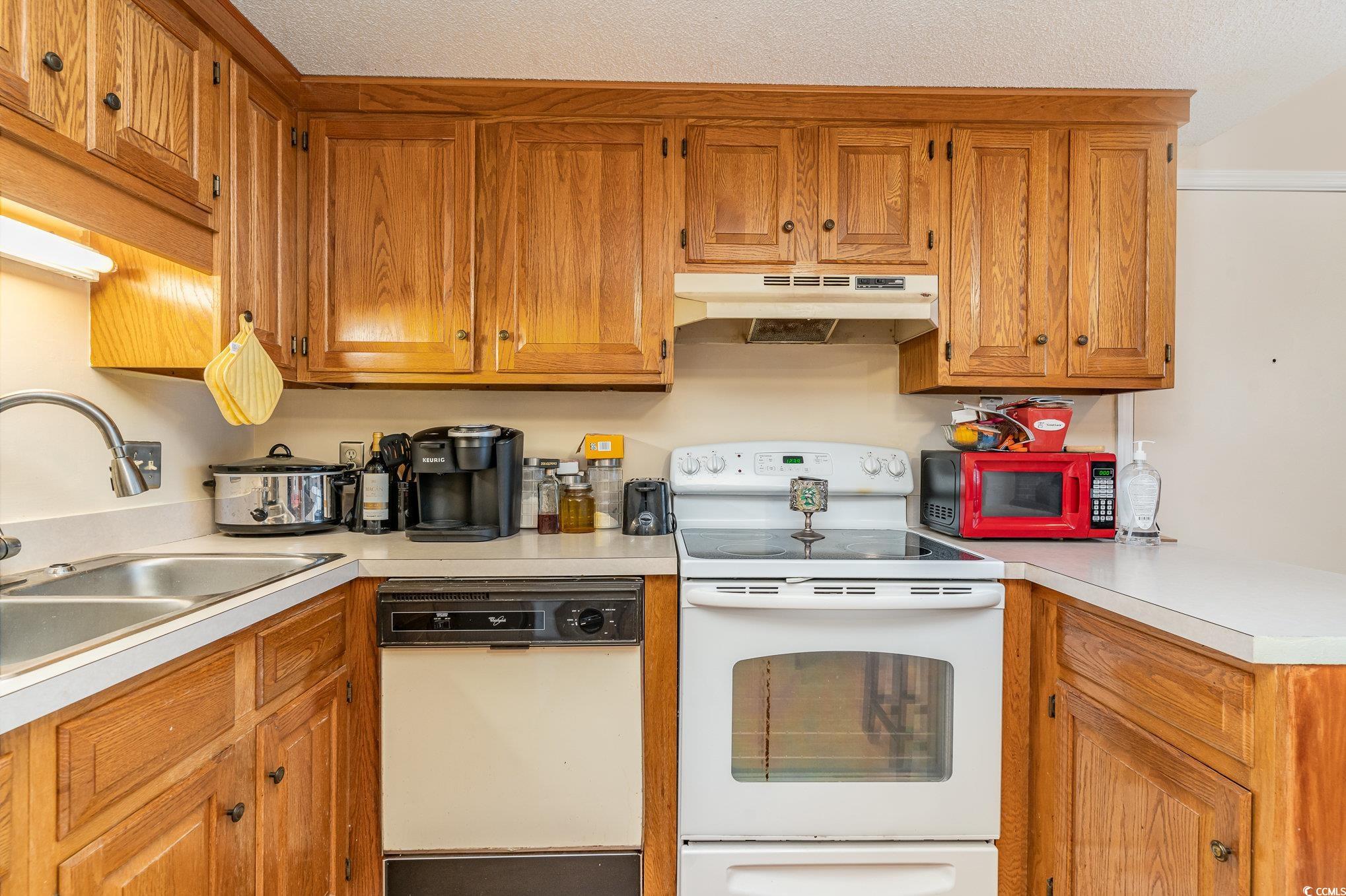 1206 Erin Way Property Photo 9