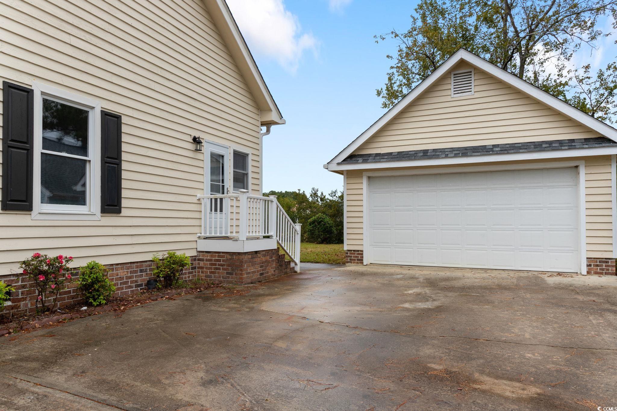 2321 Brick Dr. Property Photo 3