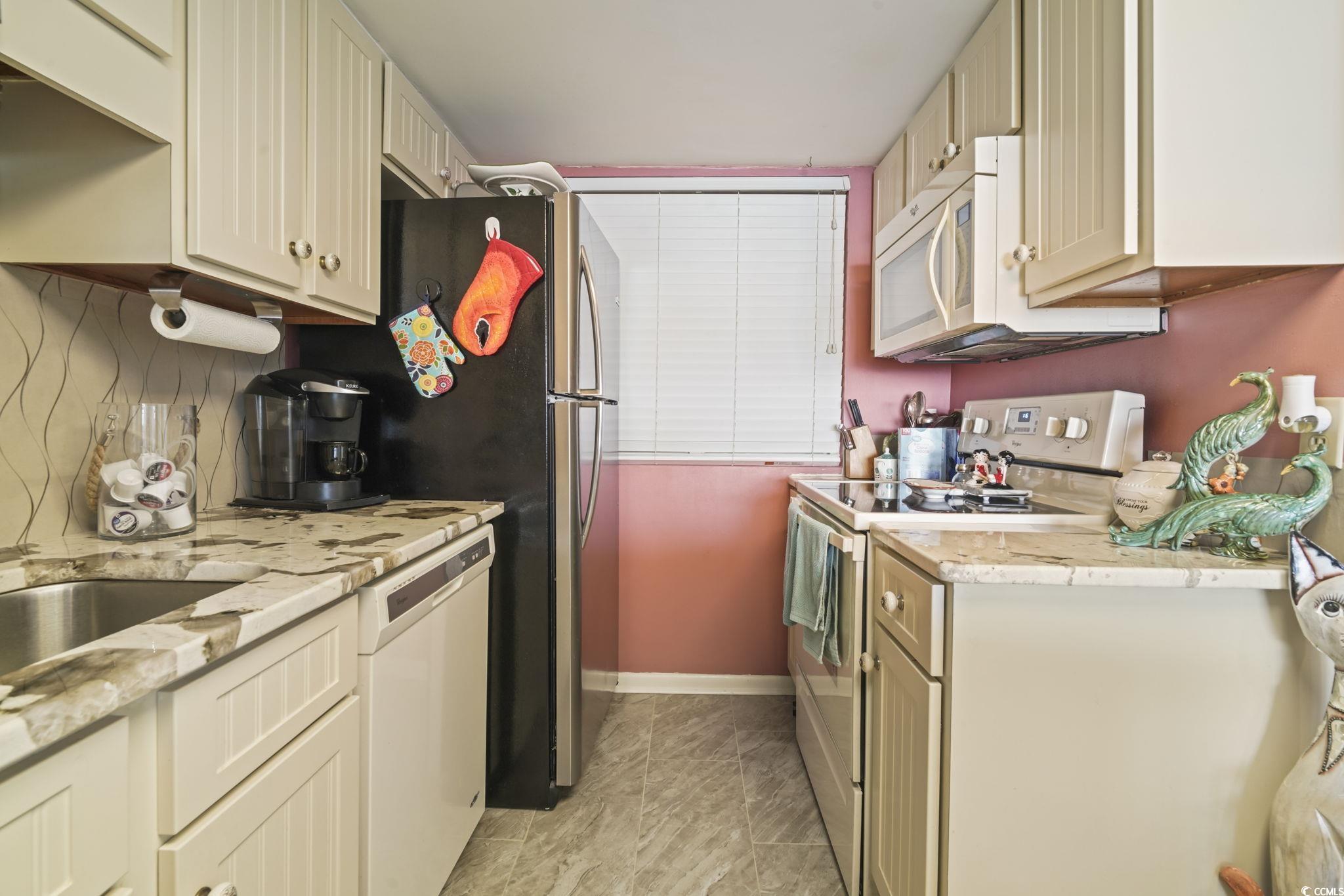 5523 N Ocean Blvd. Property Photo 8