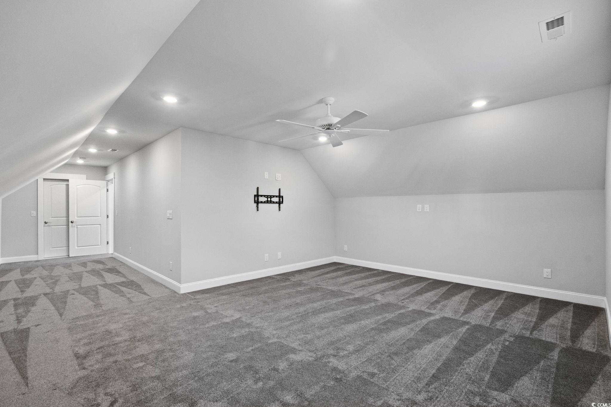 889 Hillmoore Ct. Property Photo 23
