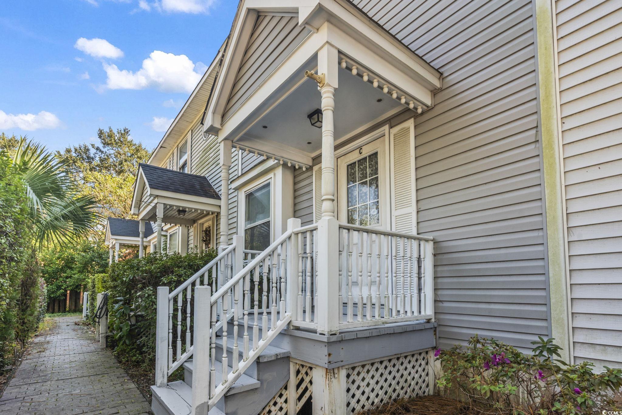 3200 N Oak St. Property Photo 1