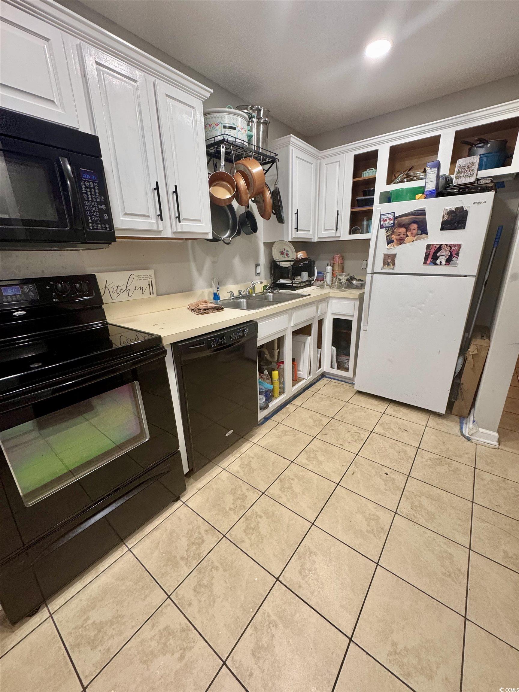 1207 Pinegrove Dr. Property Photo 2