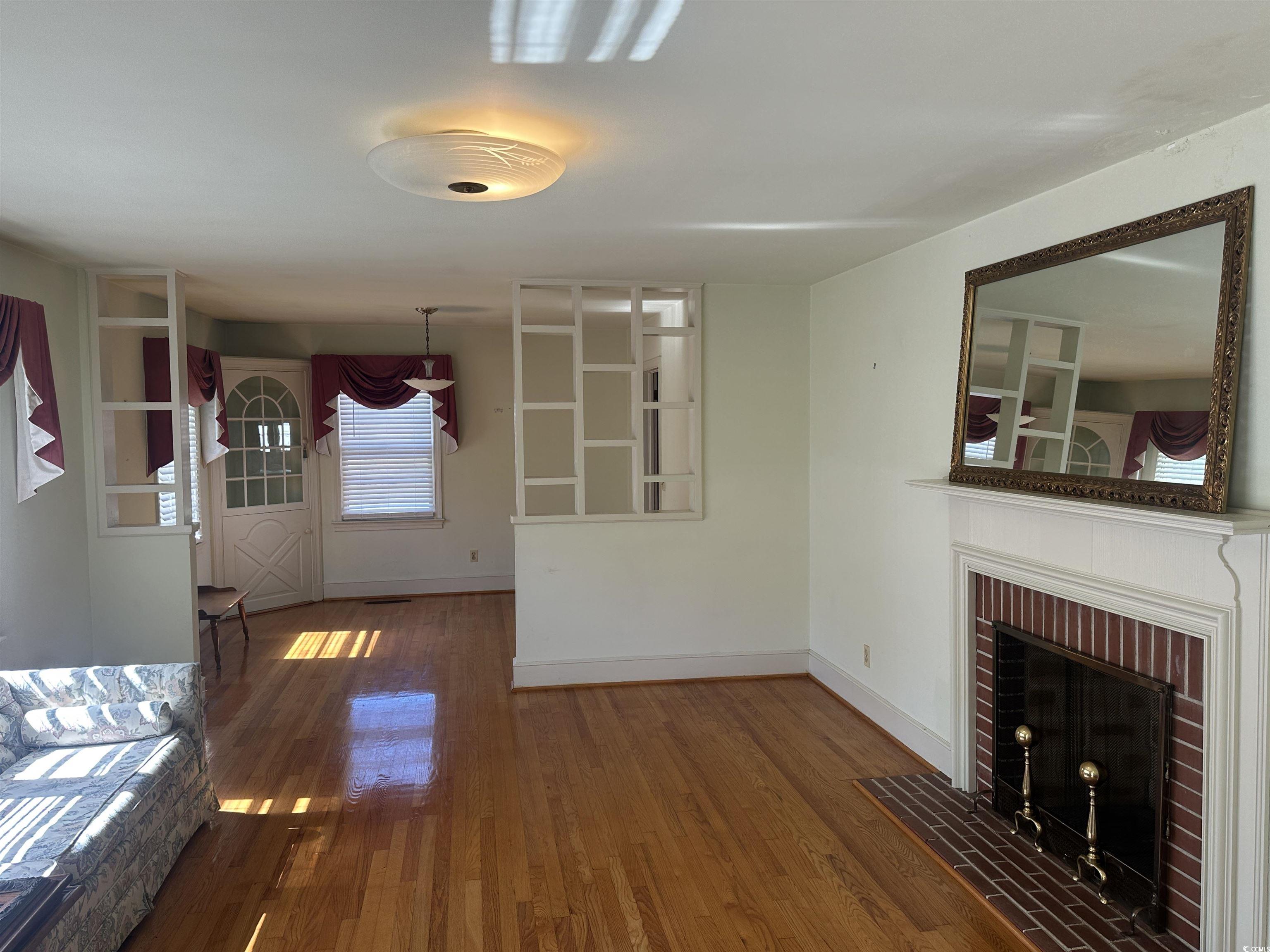 103 E 2nd Ave. Property Photo 5