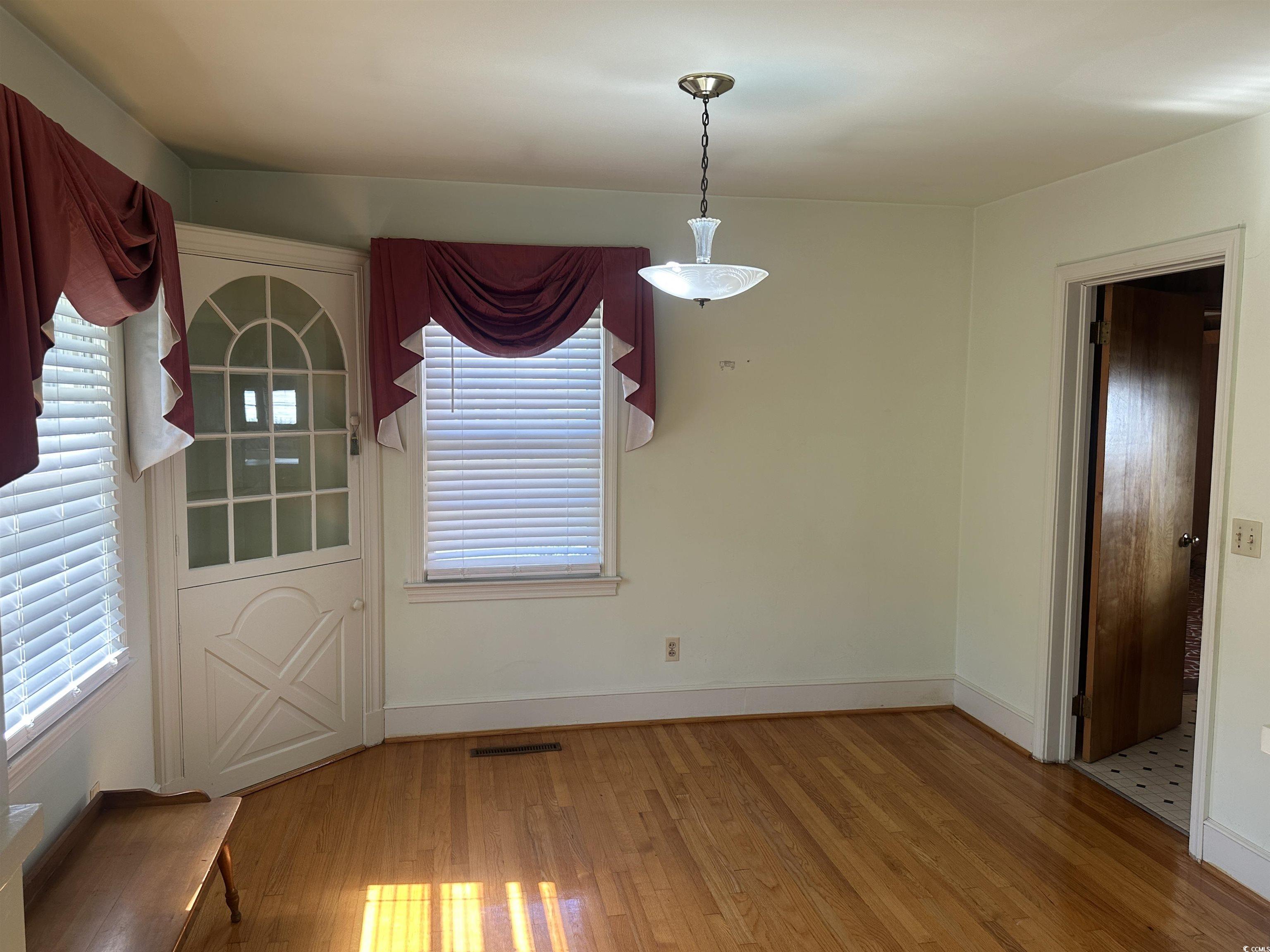 103 E 2nd Ave. Property Photo 6