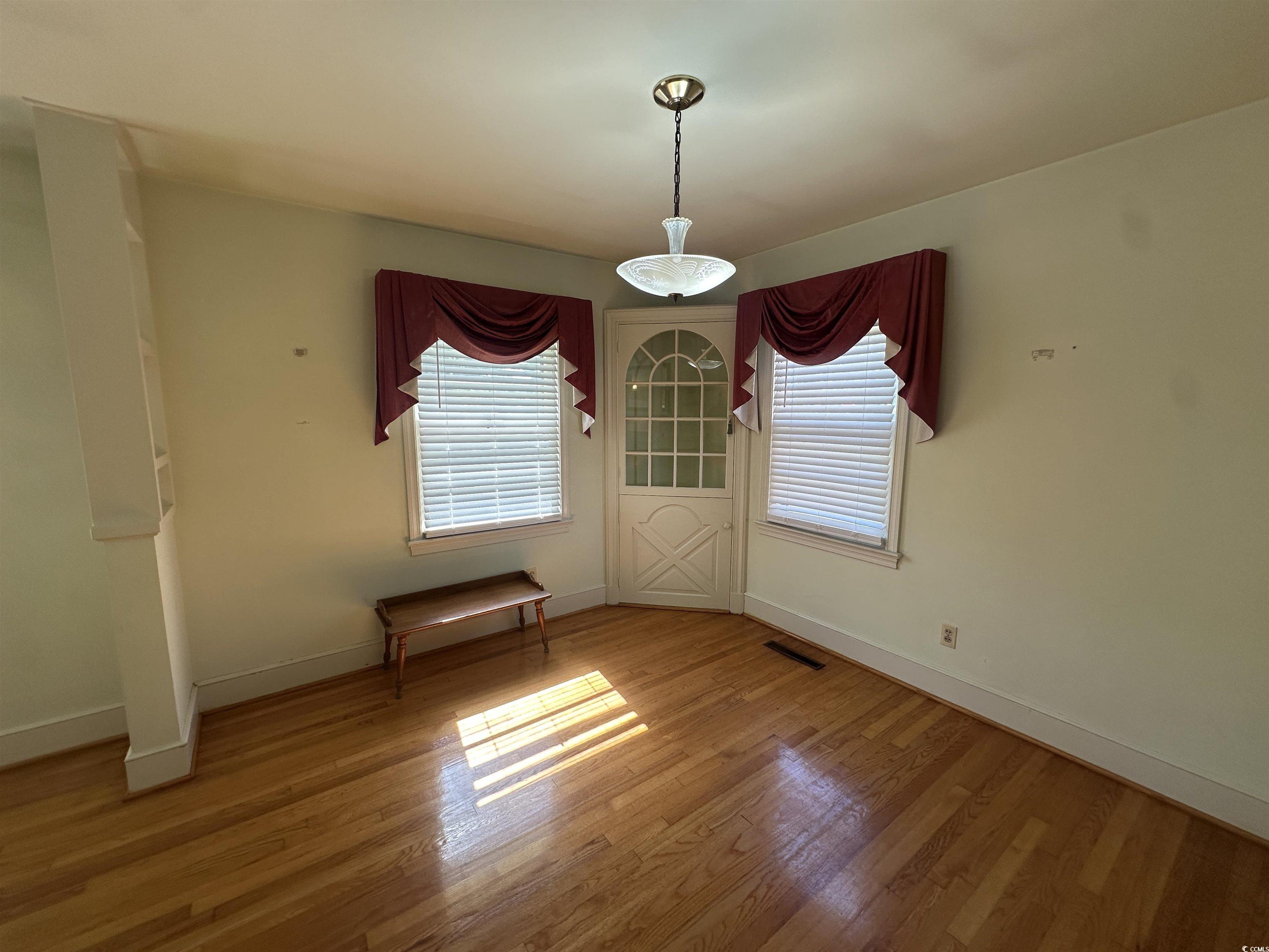 103 E 2nd Ave. Property Photo 7