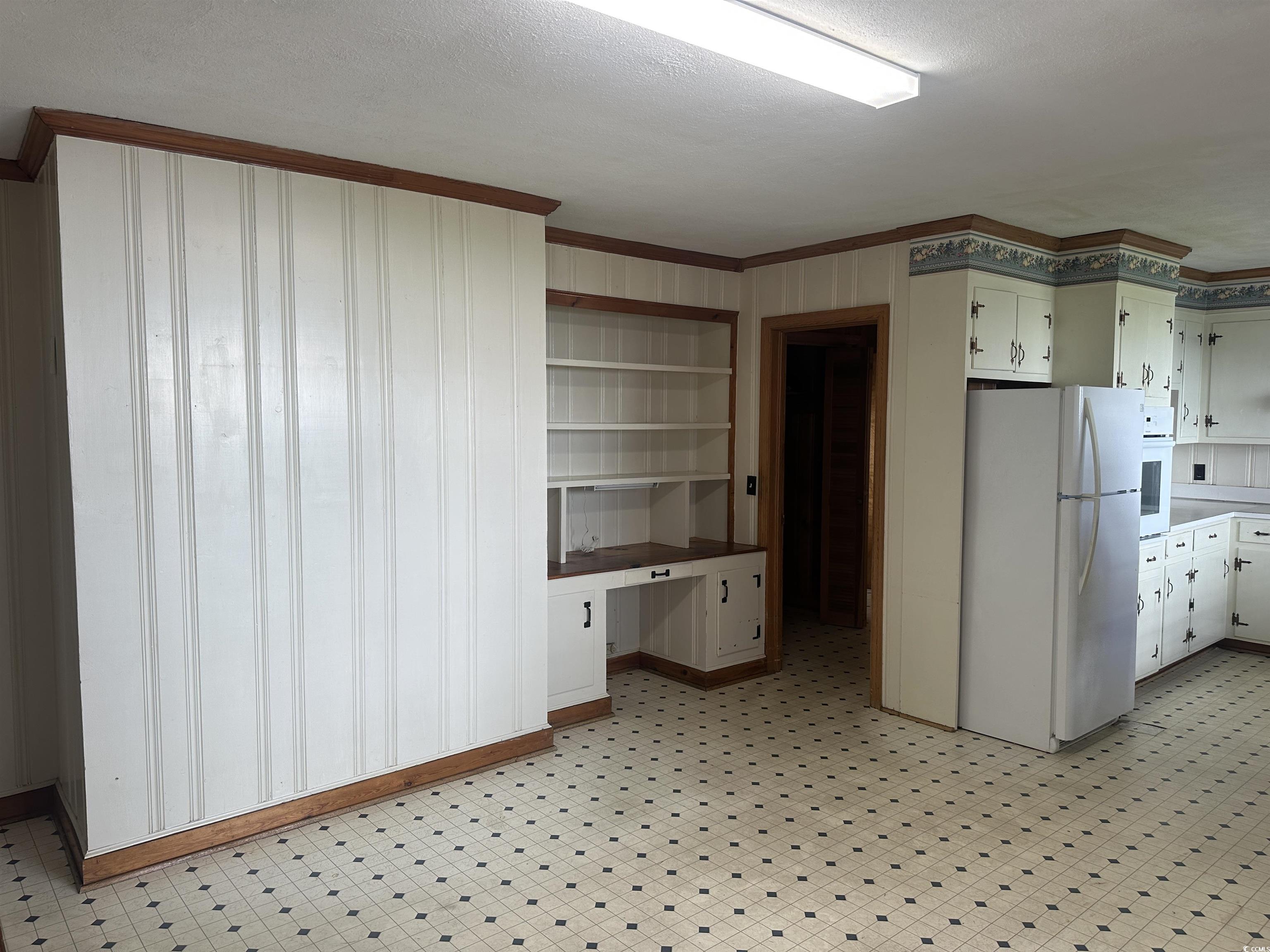 103 E 2nd Ave. Property Photo 10