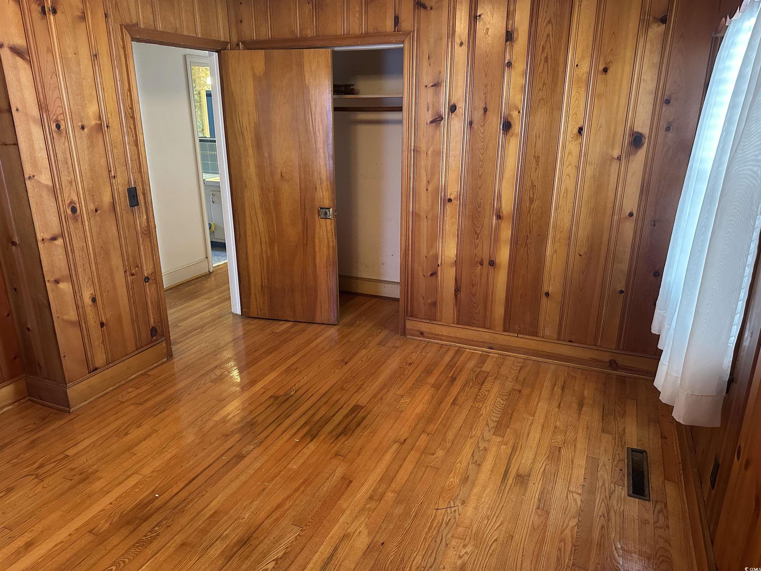 103 E 2nd Ave. Property Photo 11