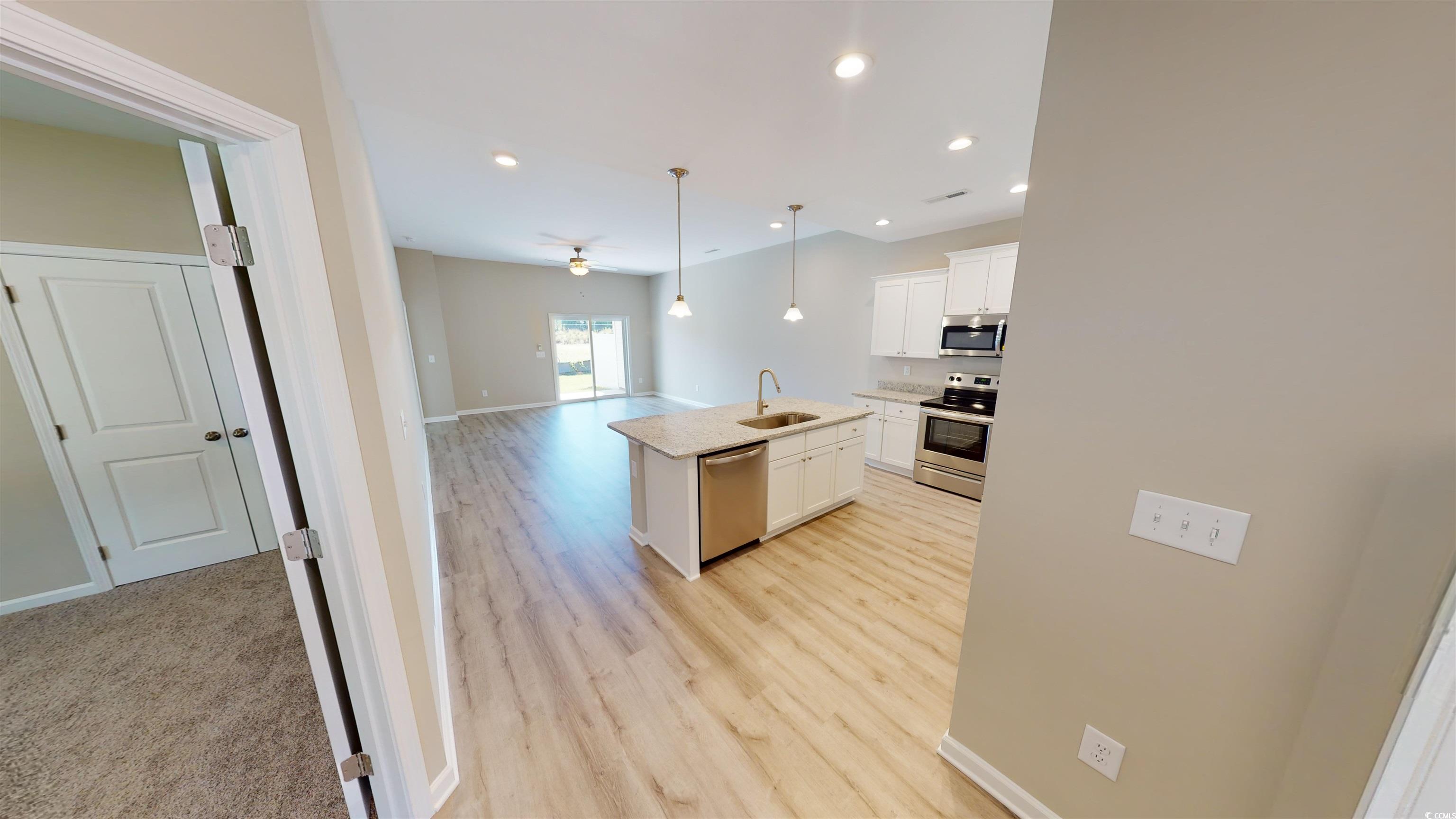84 Racquet Club Dr. Property Photo 6