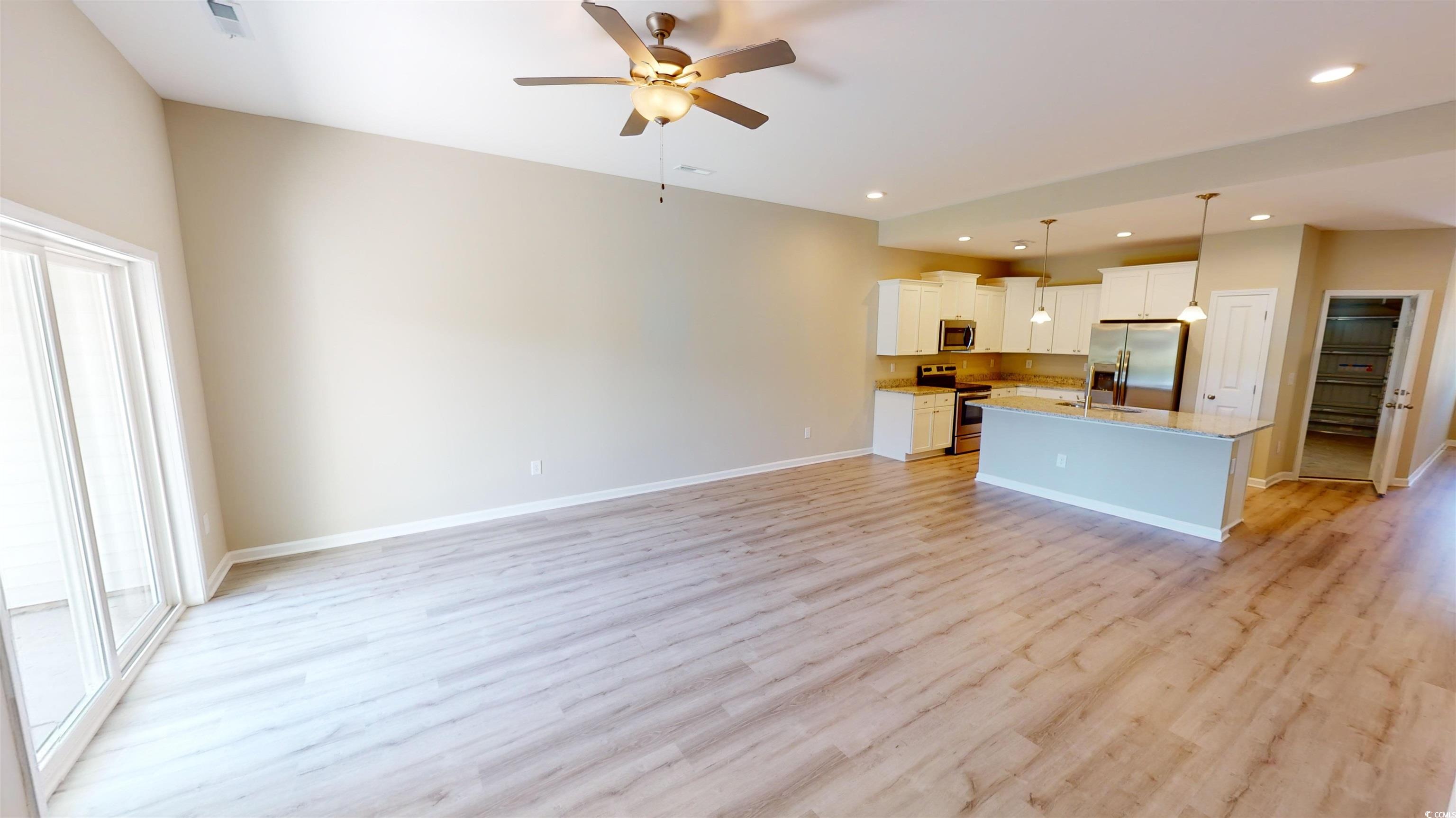 84 Racquet Club Dr. Property Photo 17