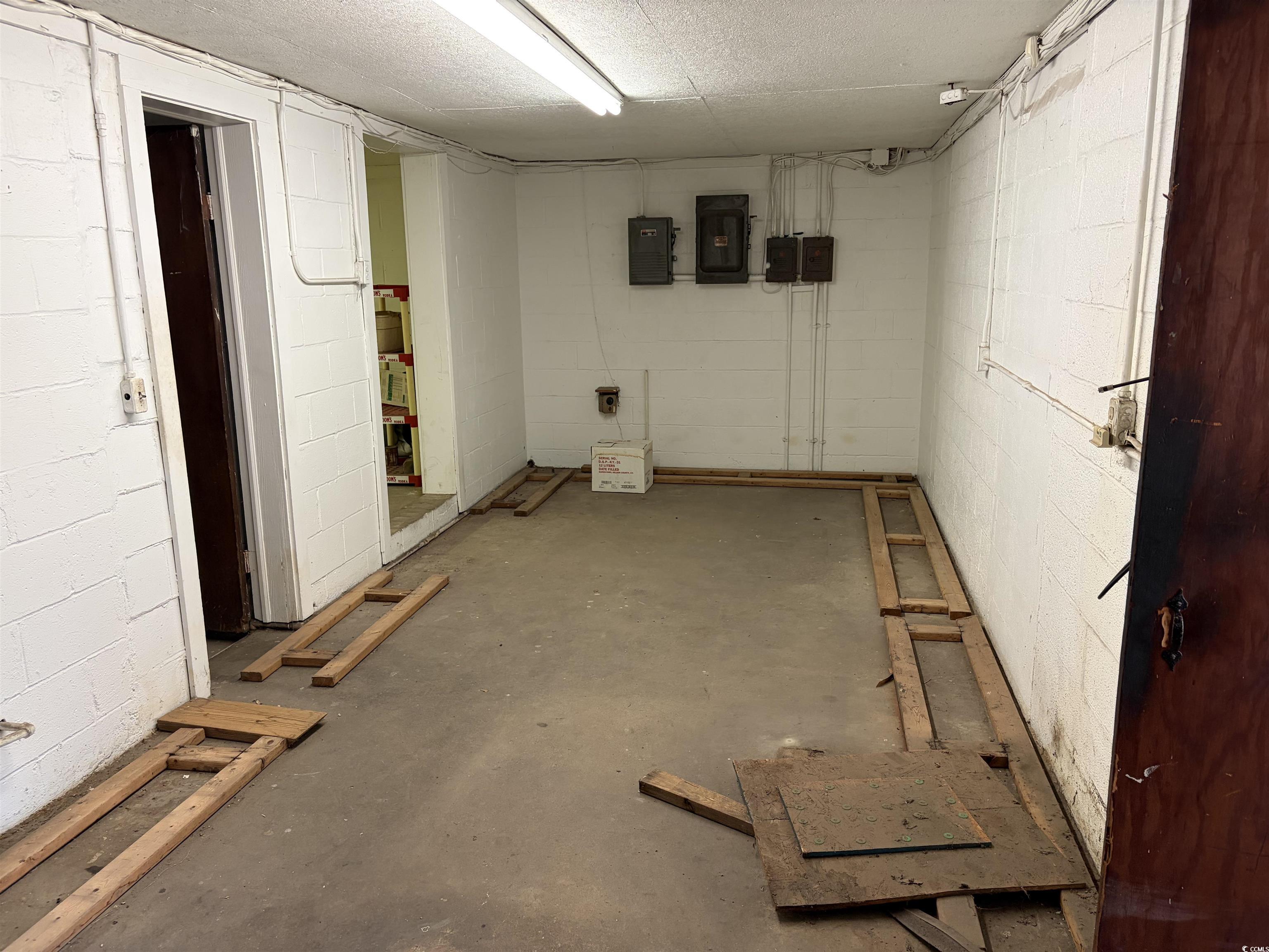 816 S Main St. Property Photo 12