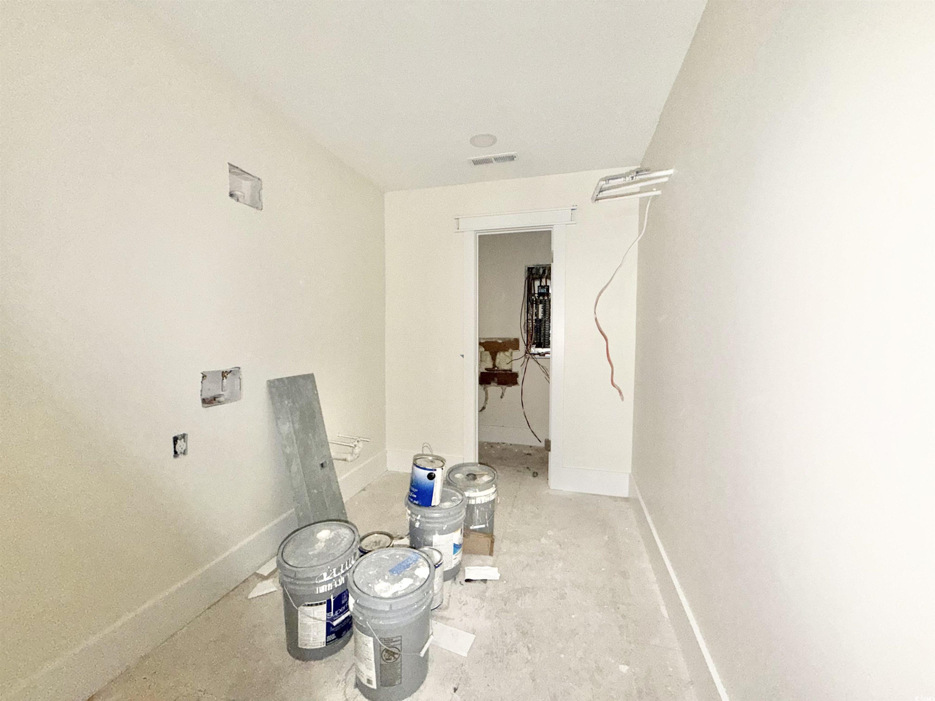 1003 Winding Rd. Property Photo 9