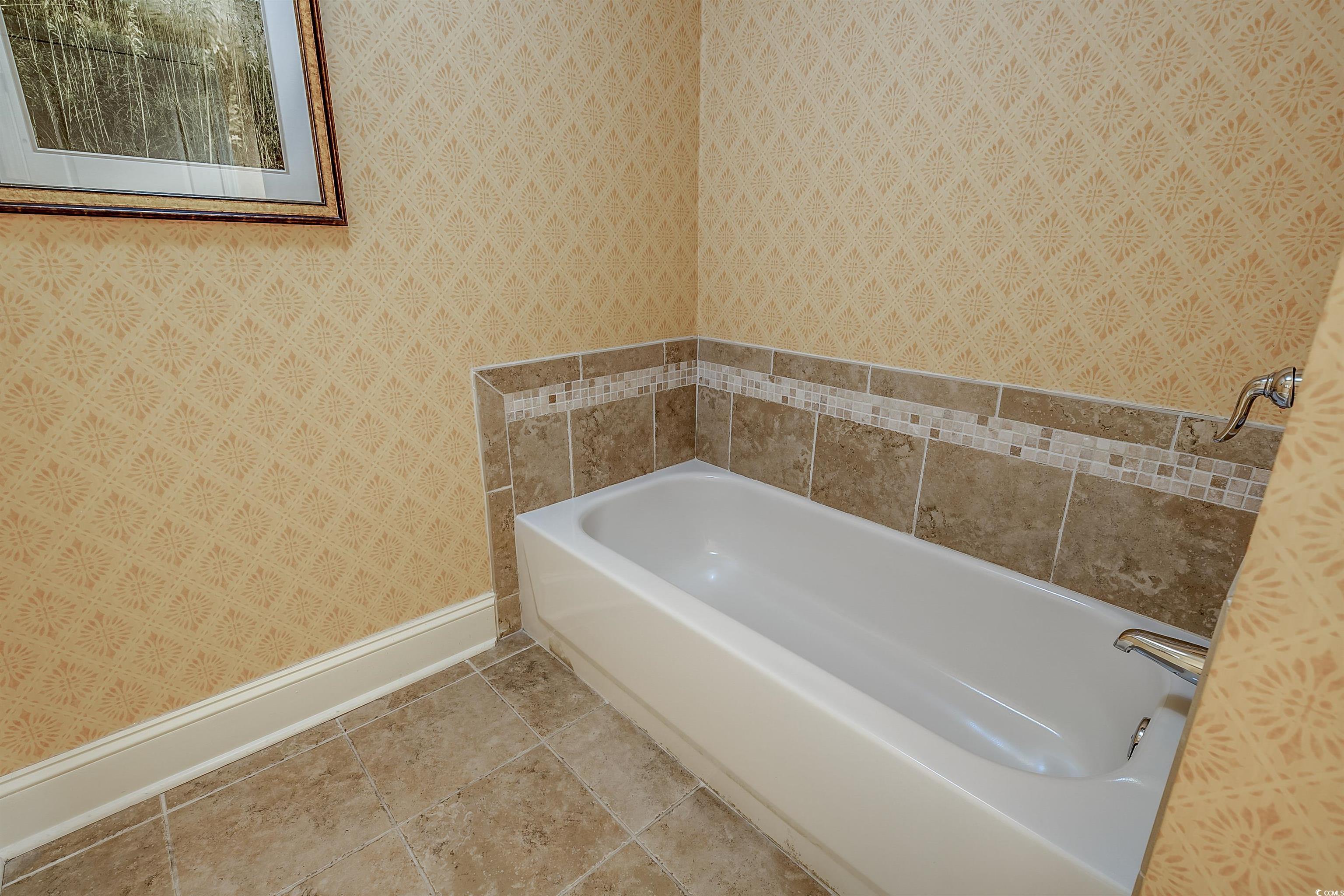 8121 Amalfi Pl. Property Photo 15