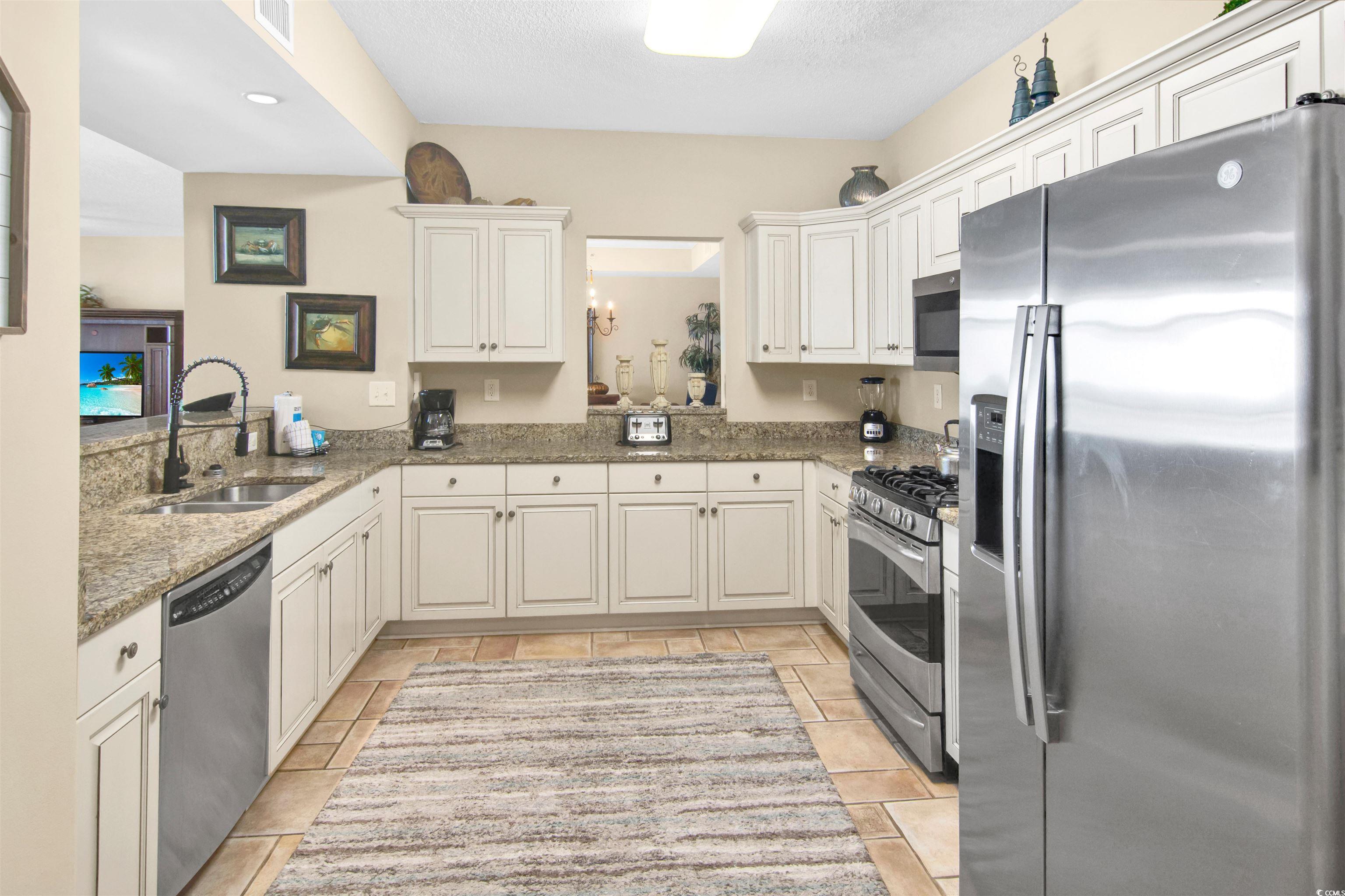 100 North Beach Blvd. Property Photo 6