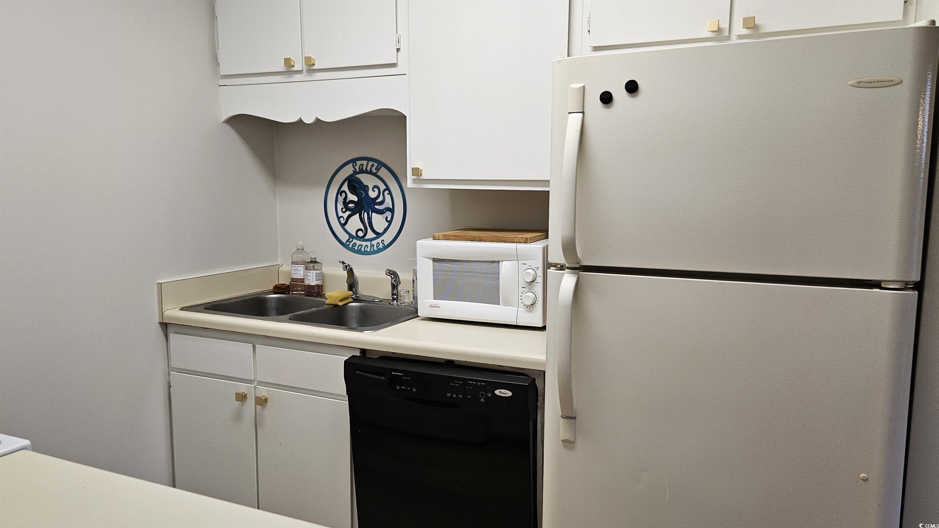 10168 Beach Dr. Property Photo 8