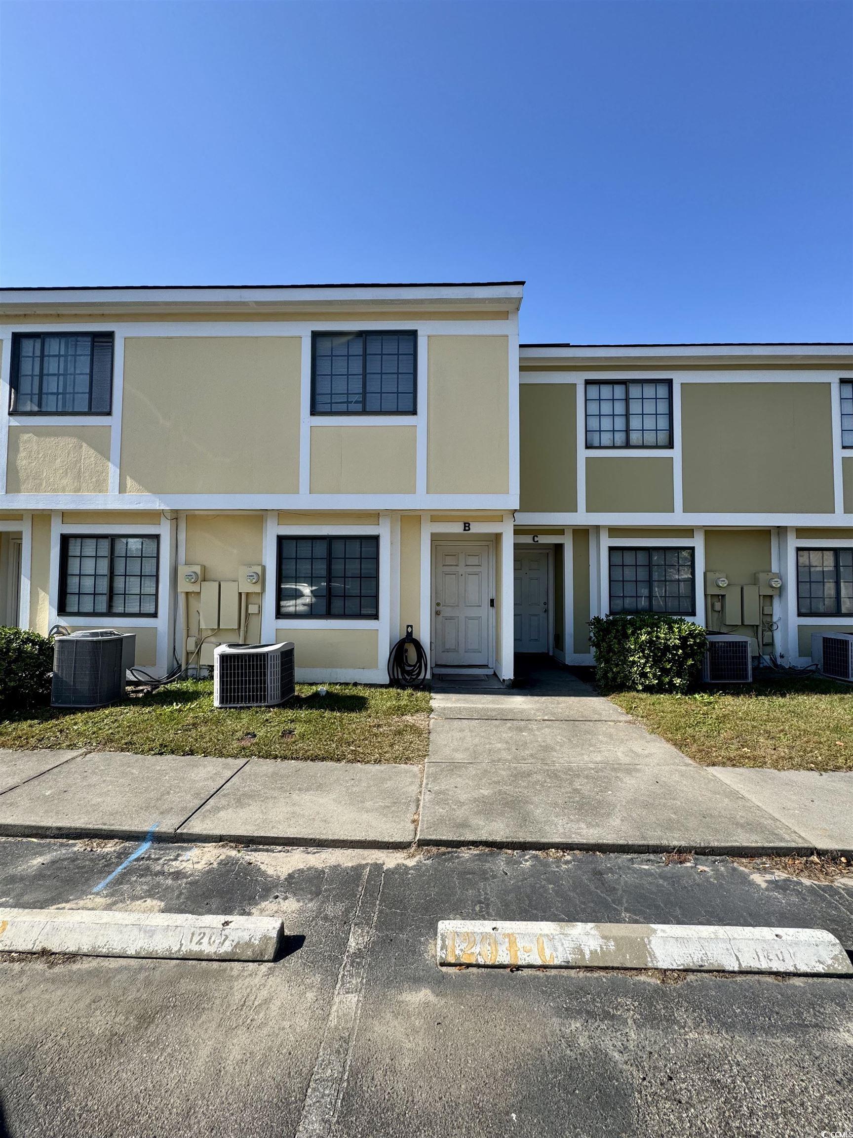 1207 Pinegrove Dr.