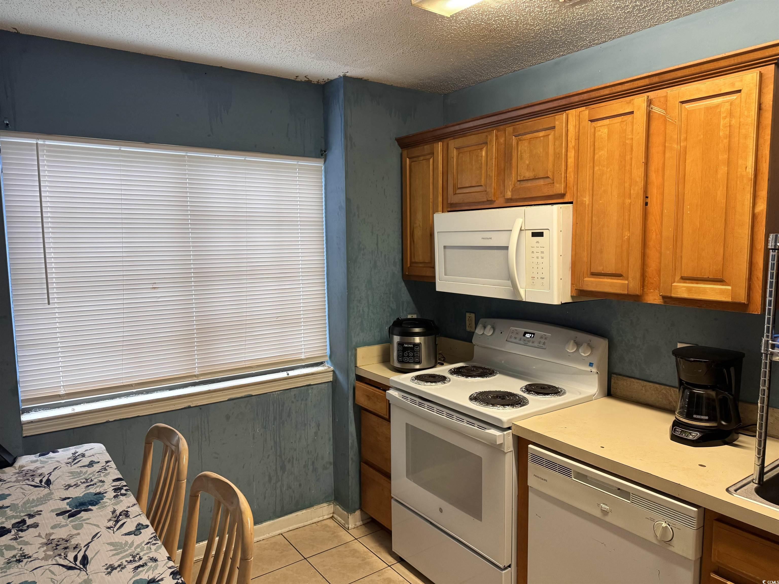 1207 Pinegrove Dr. Property Photo 3