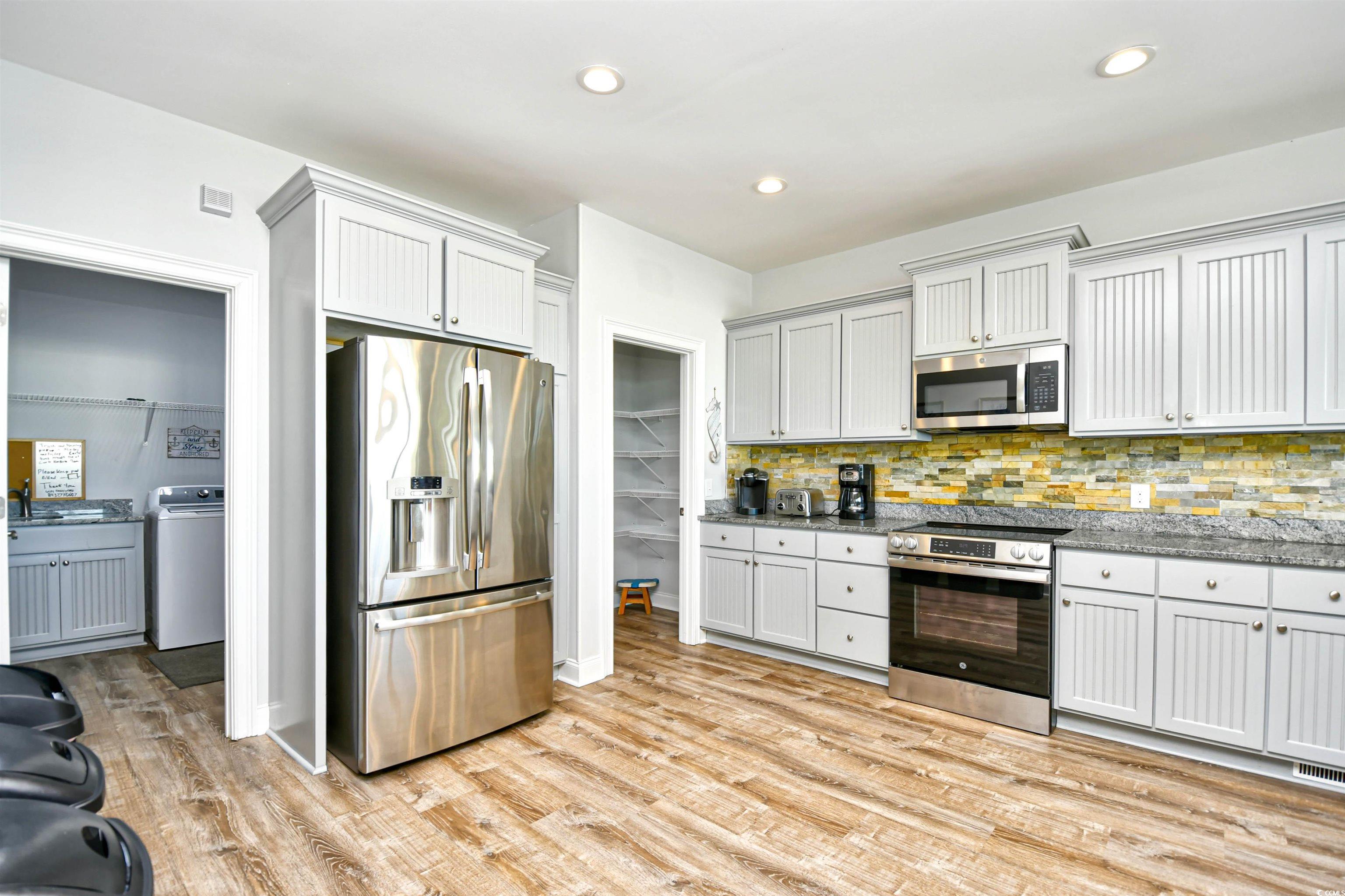 3302 N Ocean Blvd. Property Photo 9