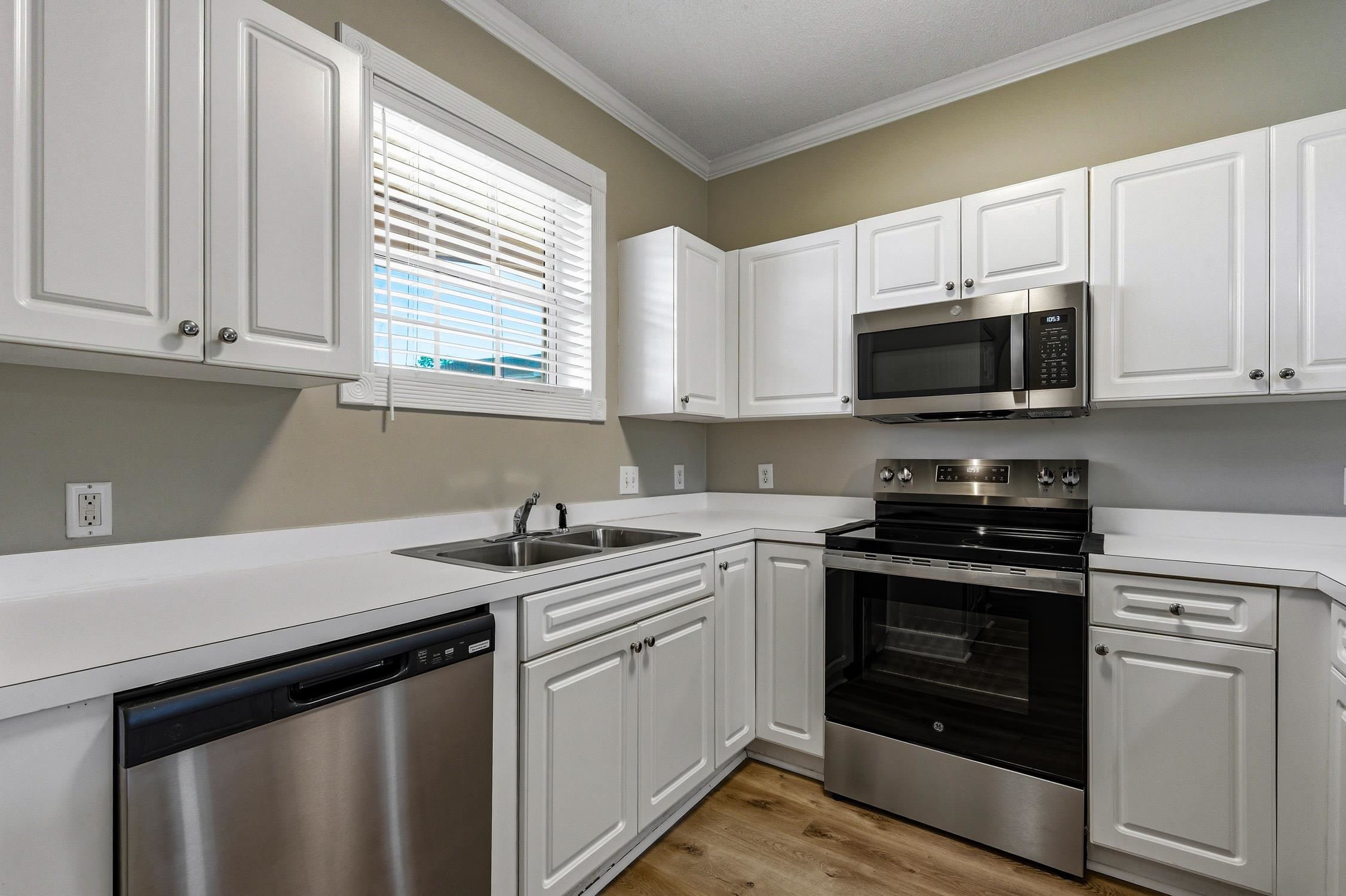 702 Riverwalk Dr. Property Photo 8