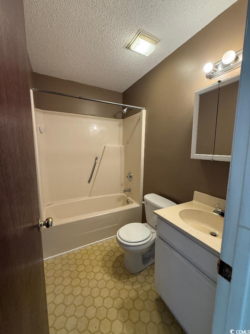 500 Fairway Village Dr. Property Photo 6