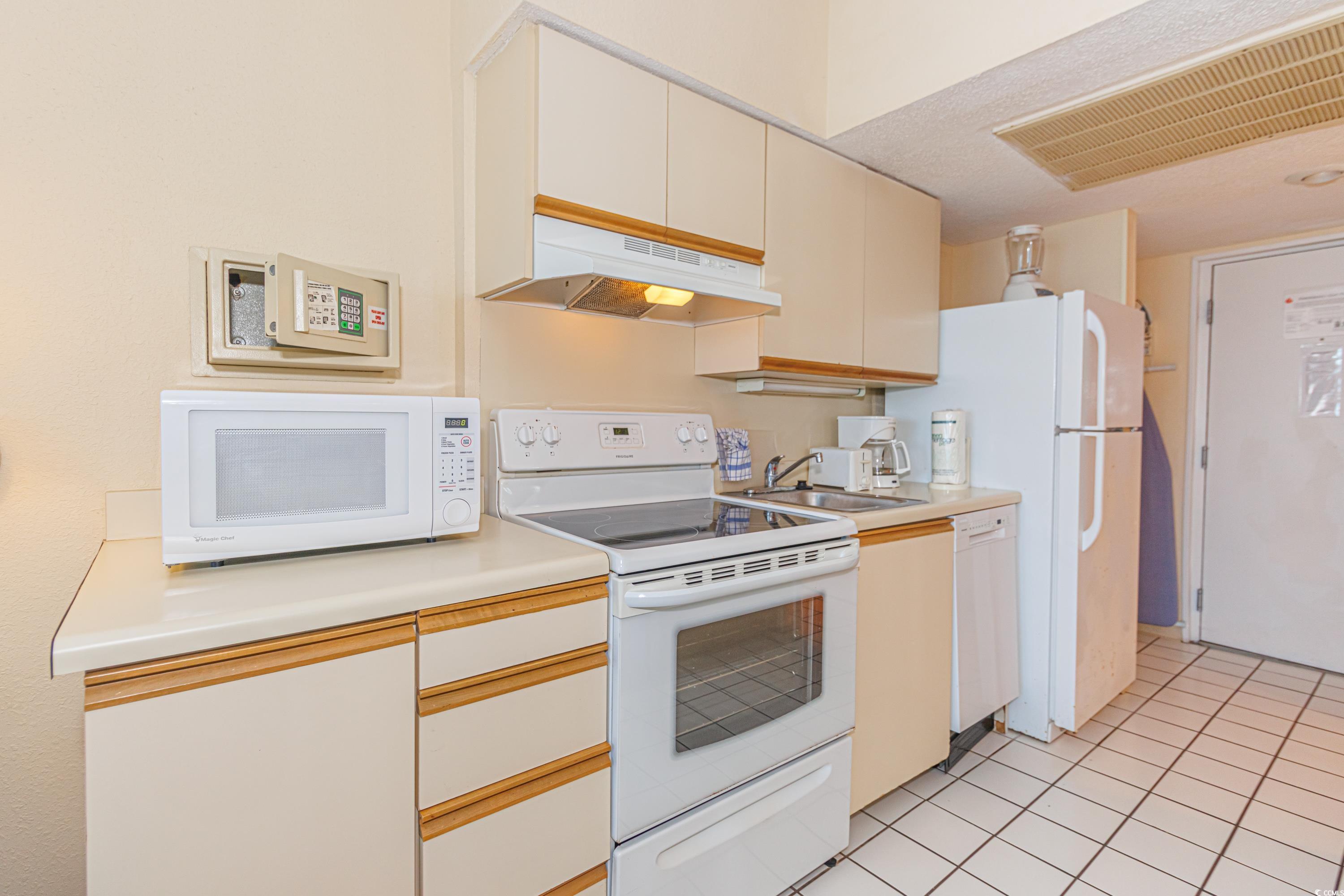1304 N Ocean Blvd. Property Photo 15