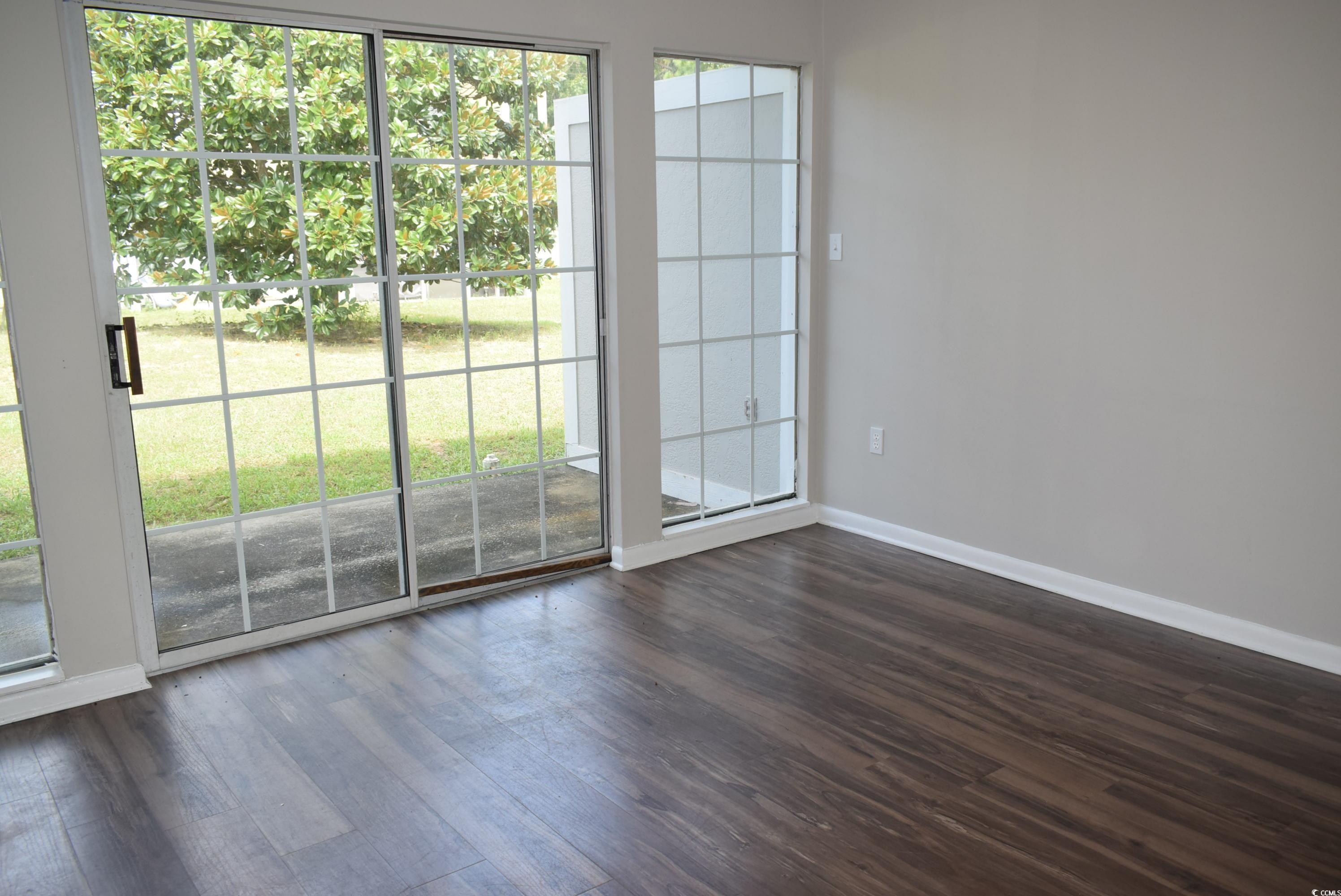1208 Pinegrove Dr. Property Photo 2