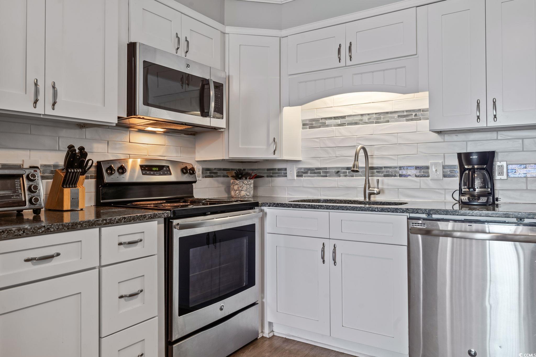 6302 N Ocean Blvd. Property Photo 8