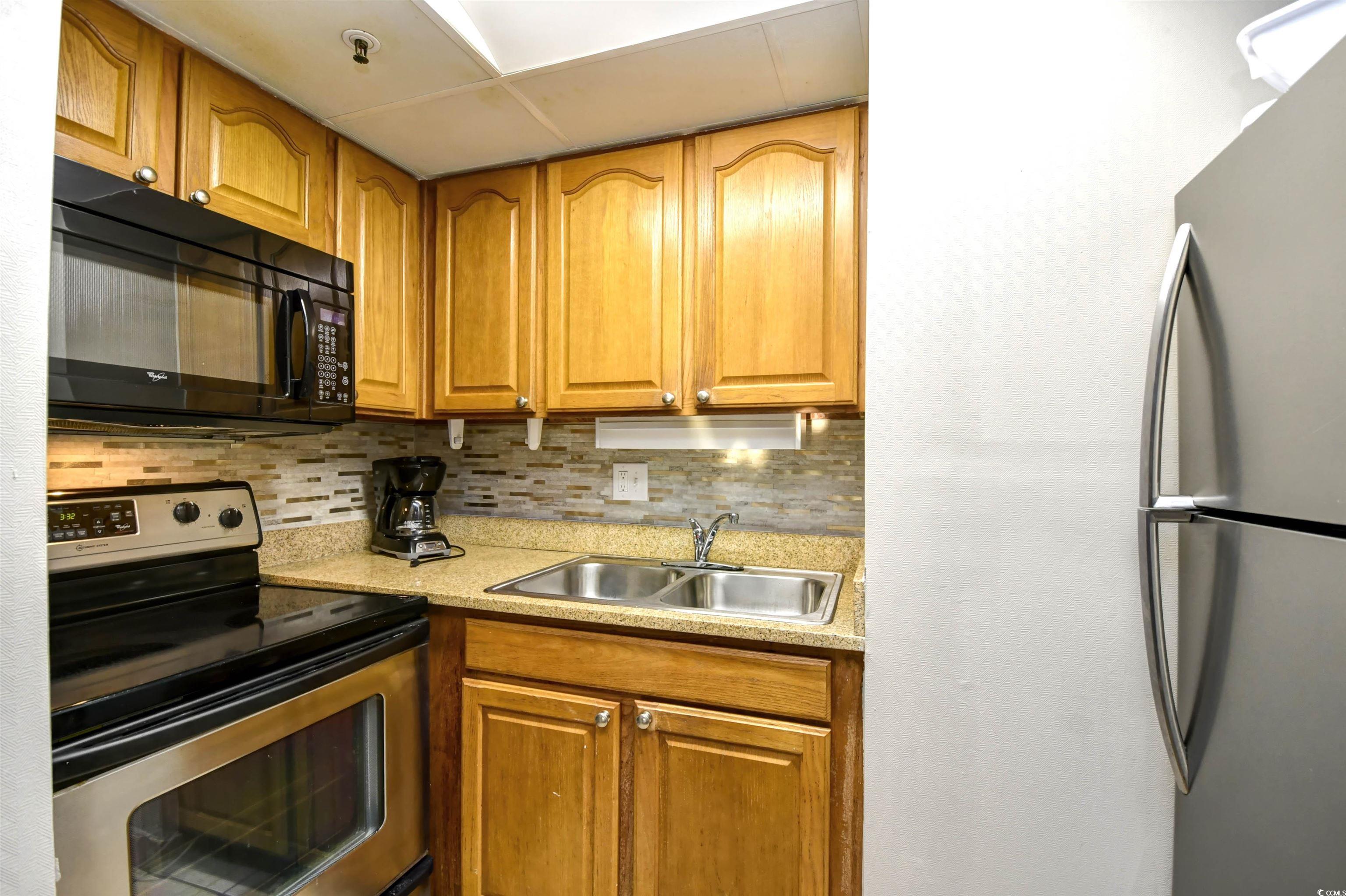 6804 N Ocean Blvd. Property Photo 9