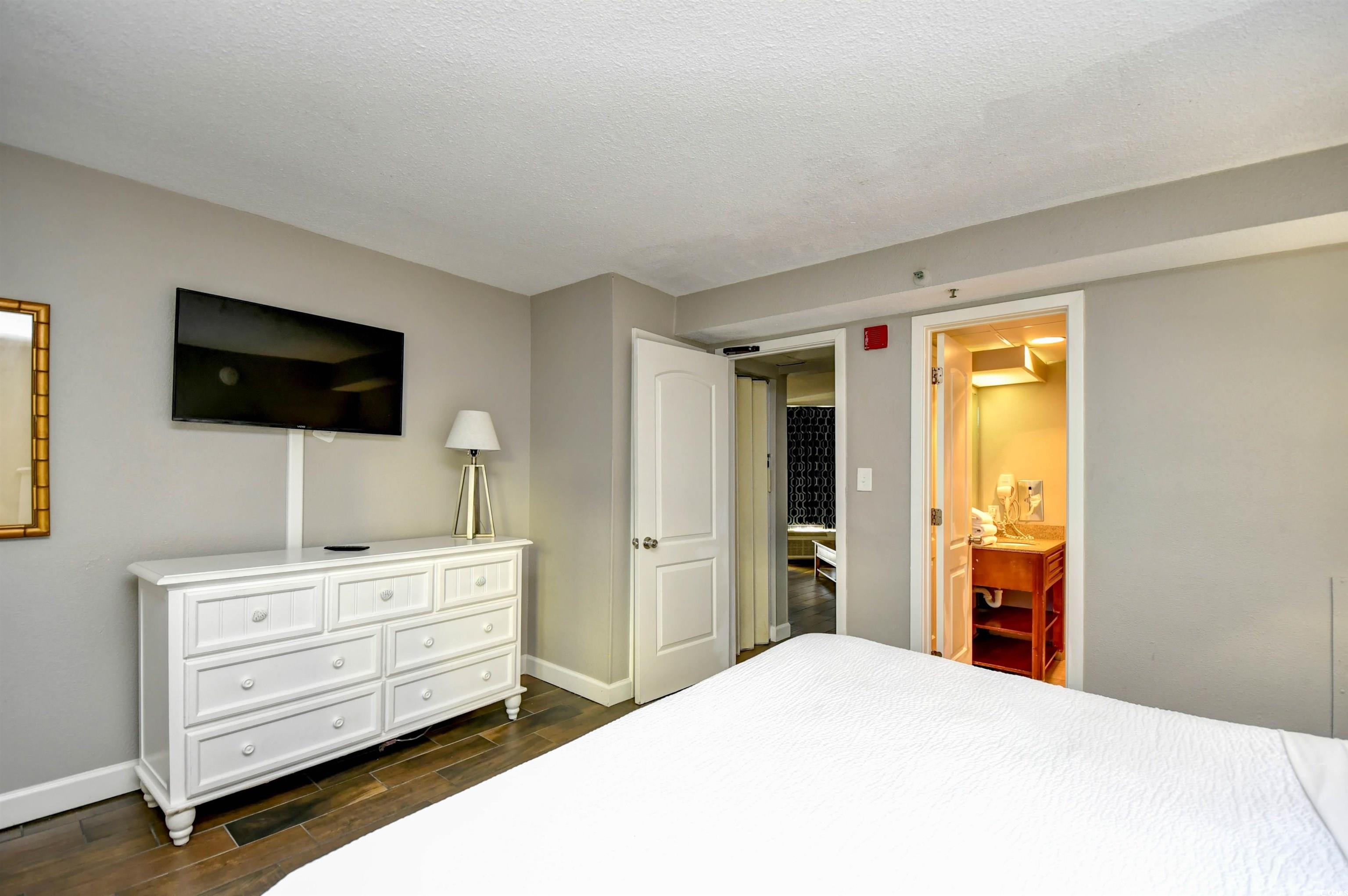 6804 N Ocean Blvd. Property Photo 12
