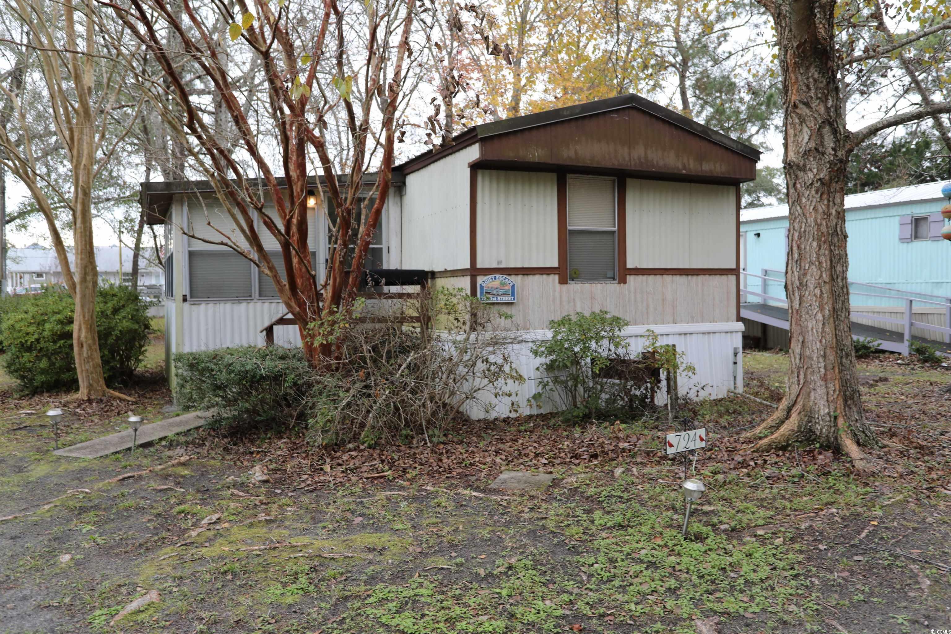 724 1st St. Property Photo 1