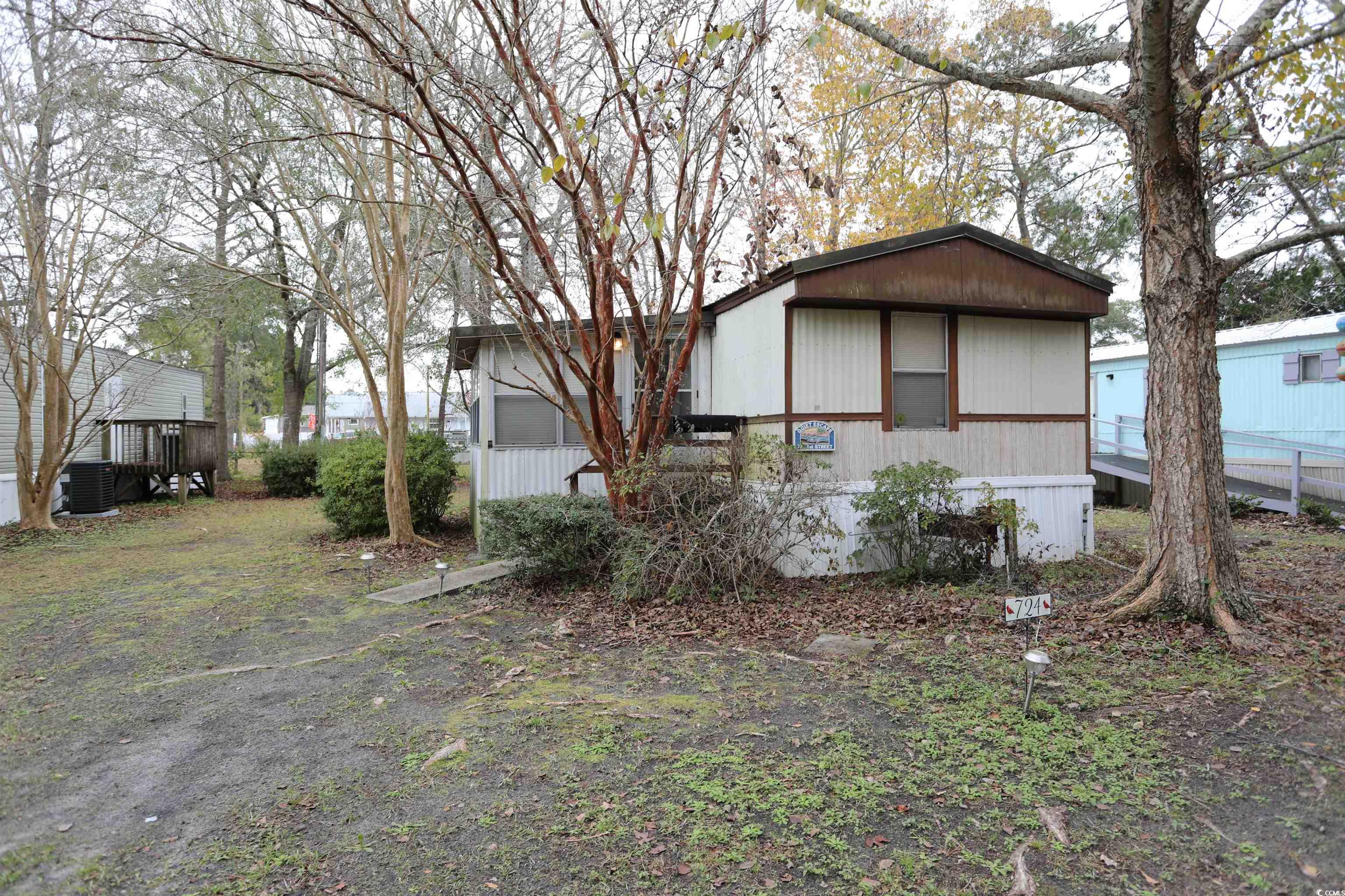 724 1st St. Property Photo 2