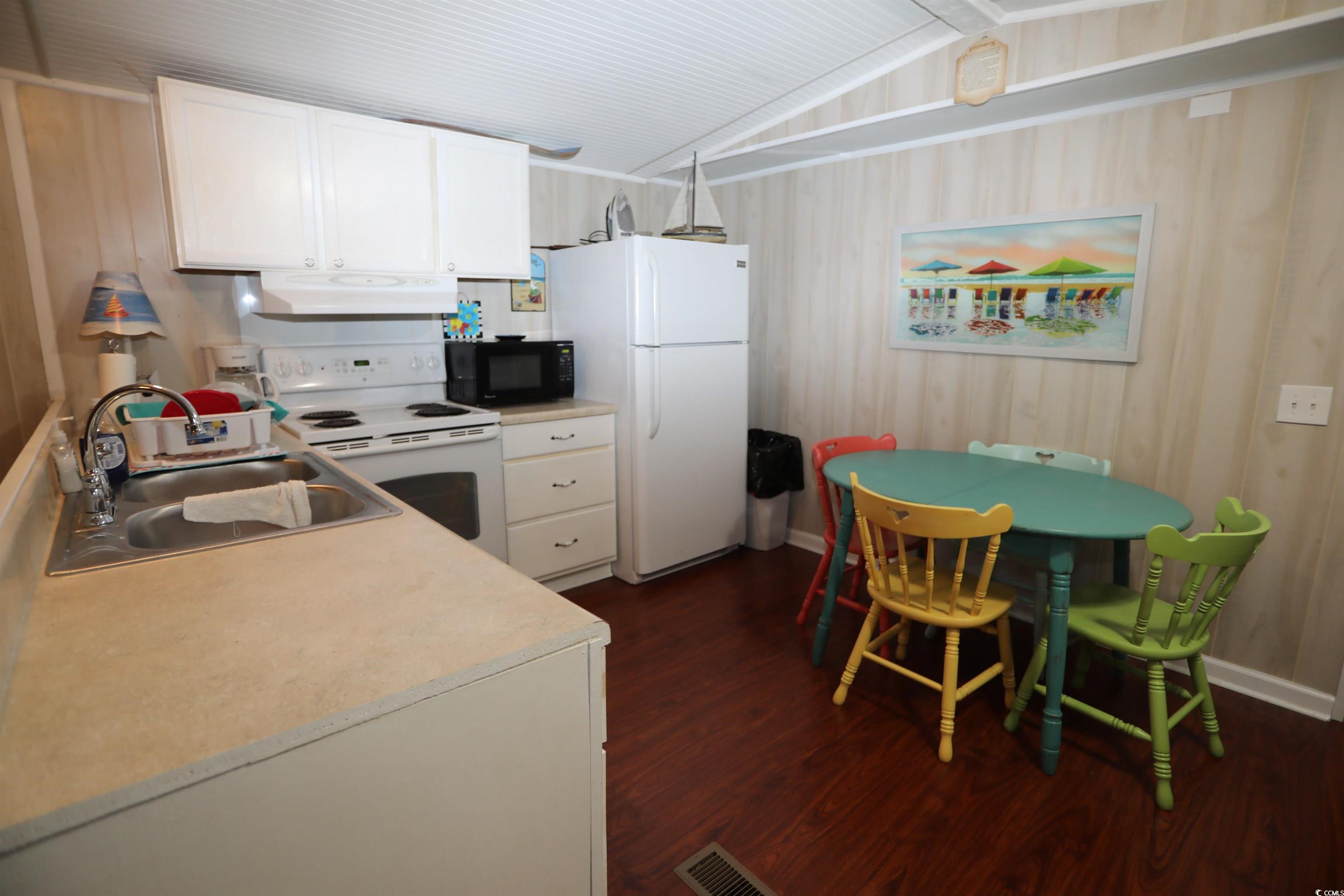 724 1st St. Property Photo 15