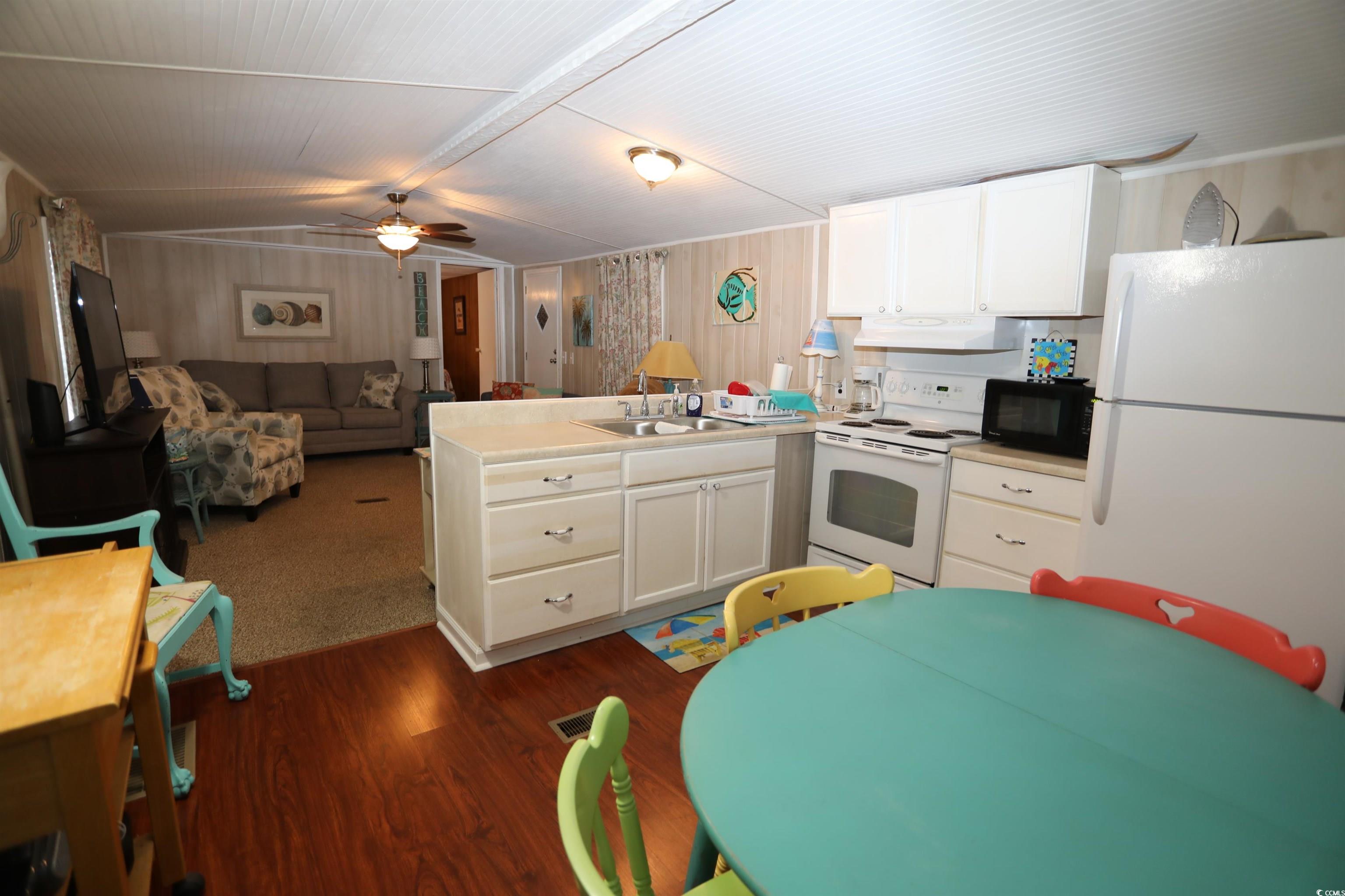 724 1st St. Property Photo 16