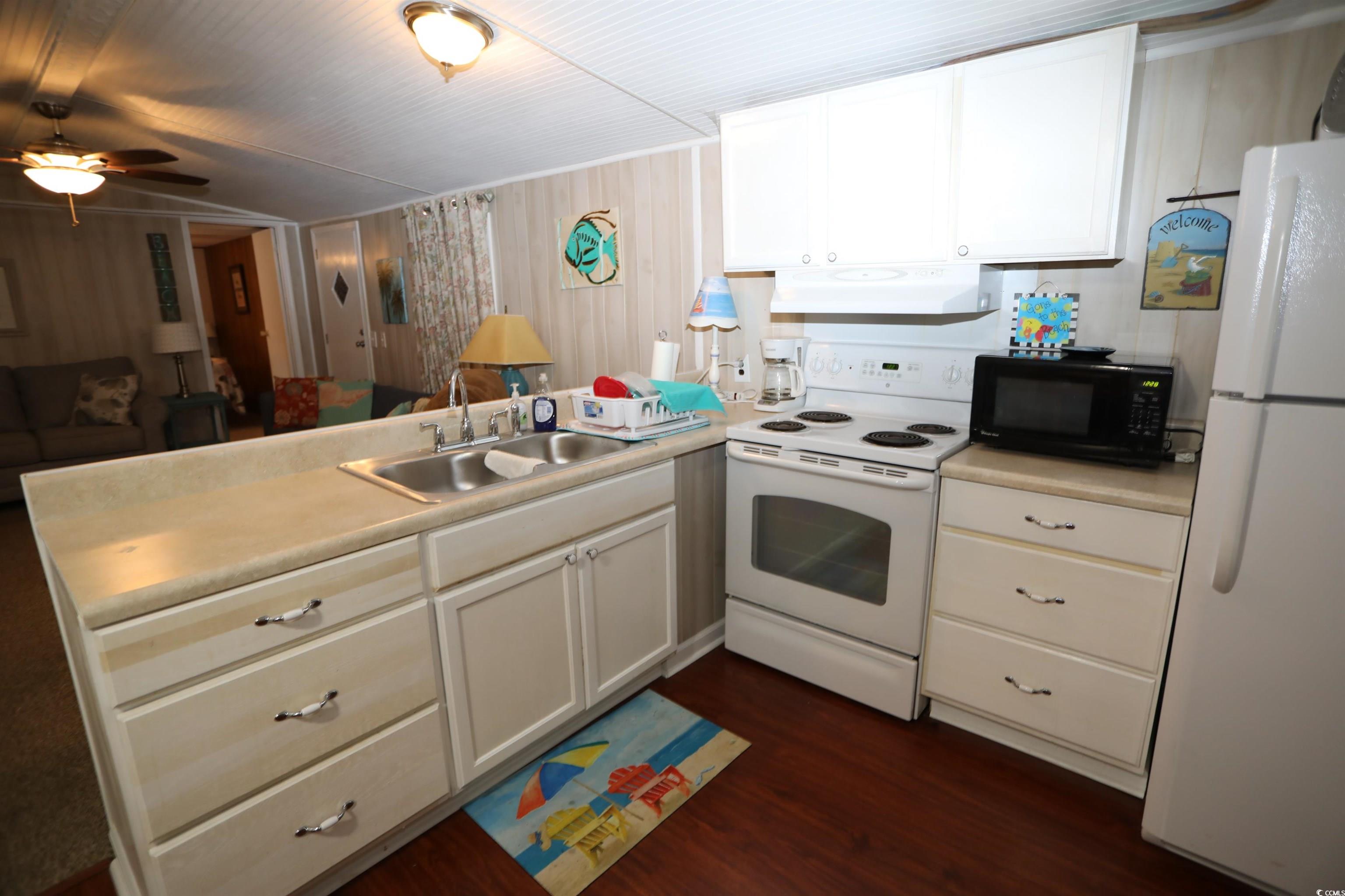 724 1st St. Property Photo 18