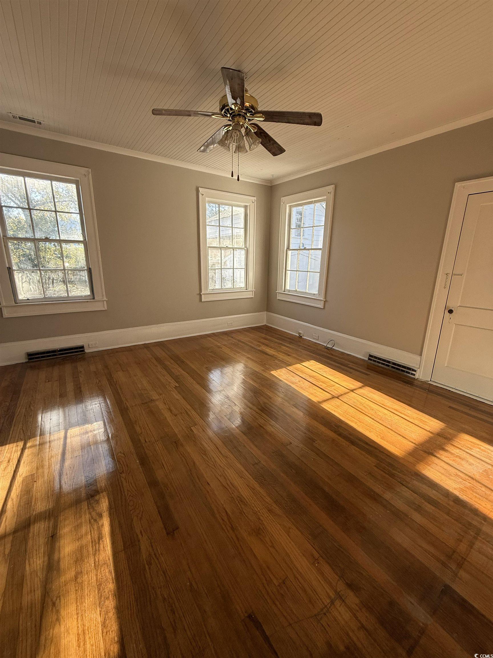 305 E Bamberg St. Property Photo 3