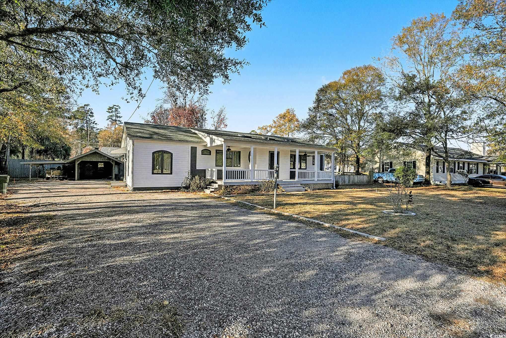 218 Busbee St. Property Photo 2