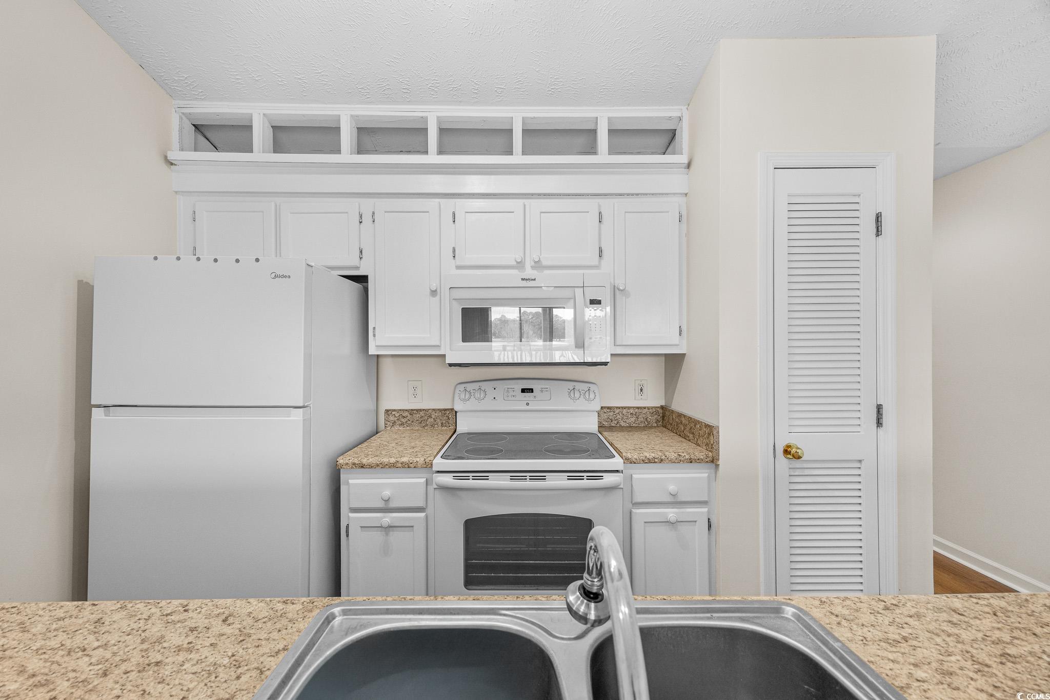 673 Tupelo Ln. Property Photo 10
