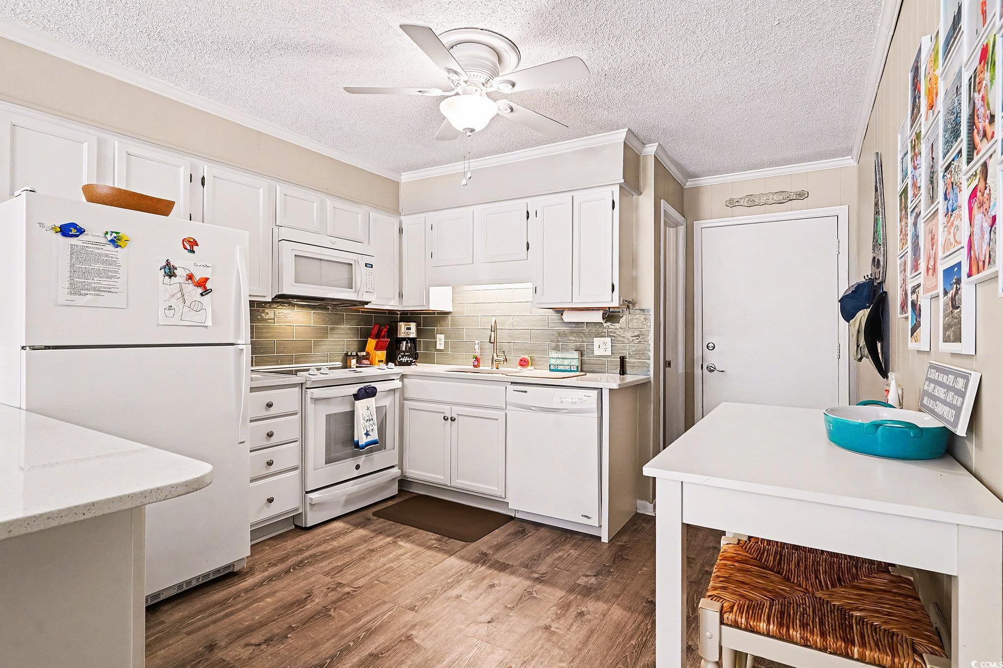 9670 Shore Dr. Property Photo 8