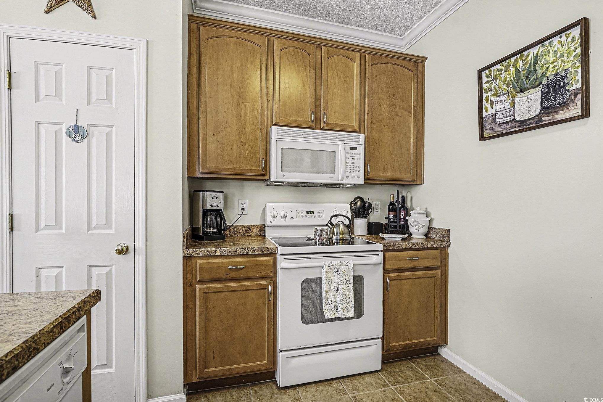 5864 Longwood Dr. Property Photo 11