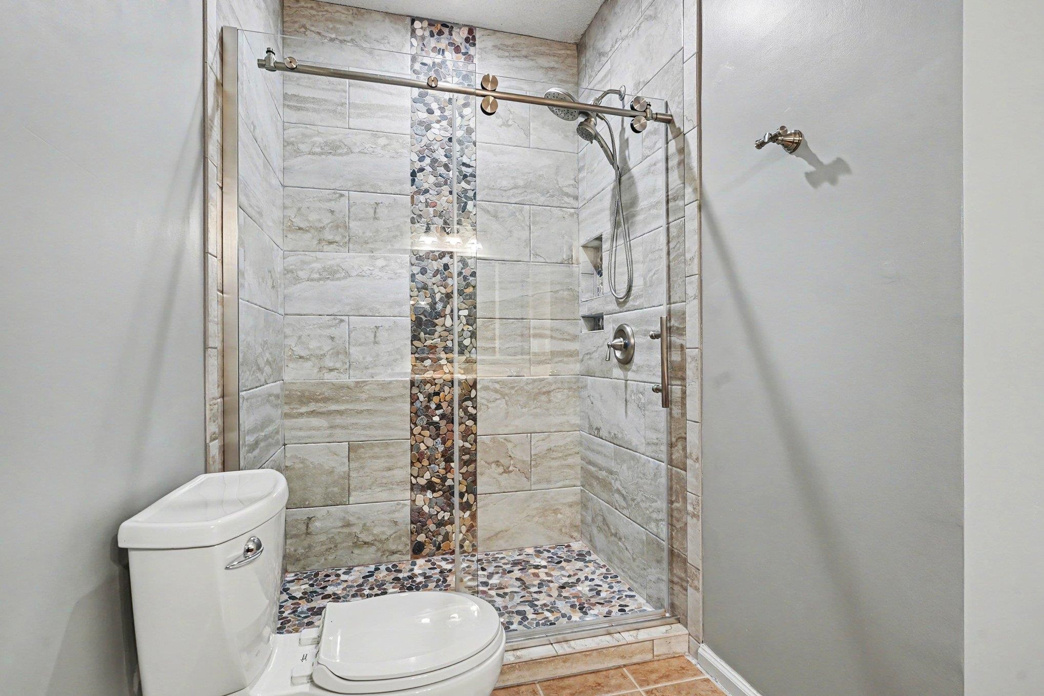 5864 Longwood Dr. Property Photo 28