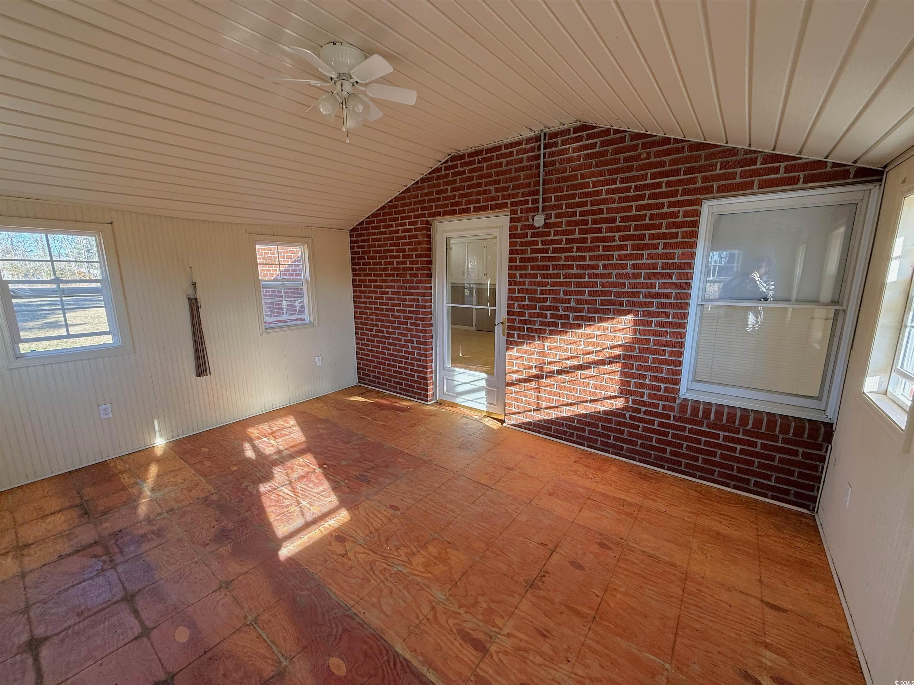 764 1st Oxtown Rd Property Photo 22