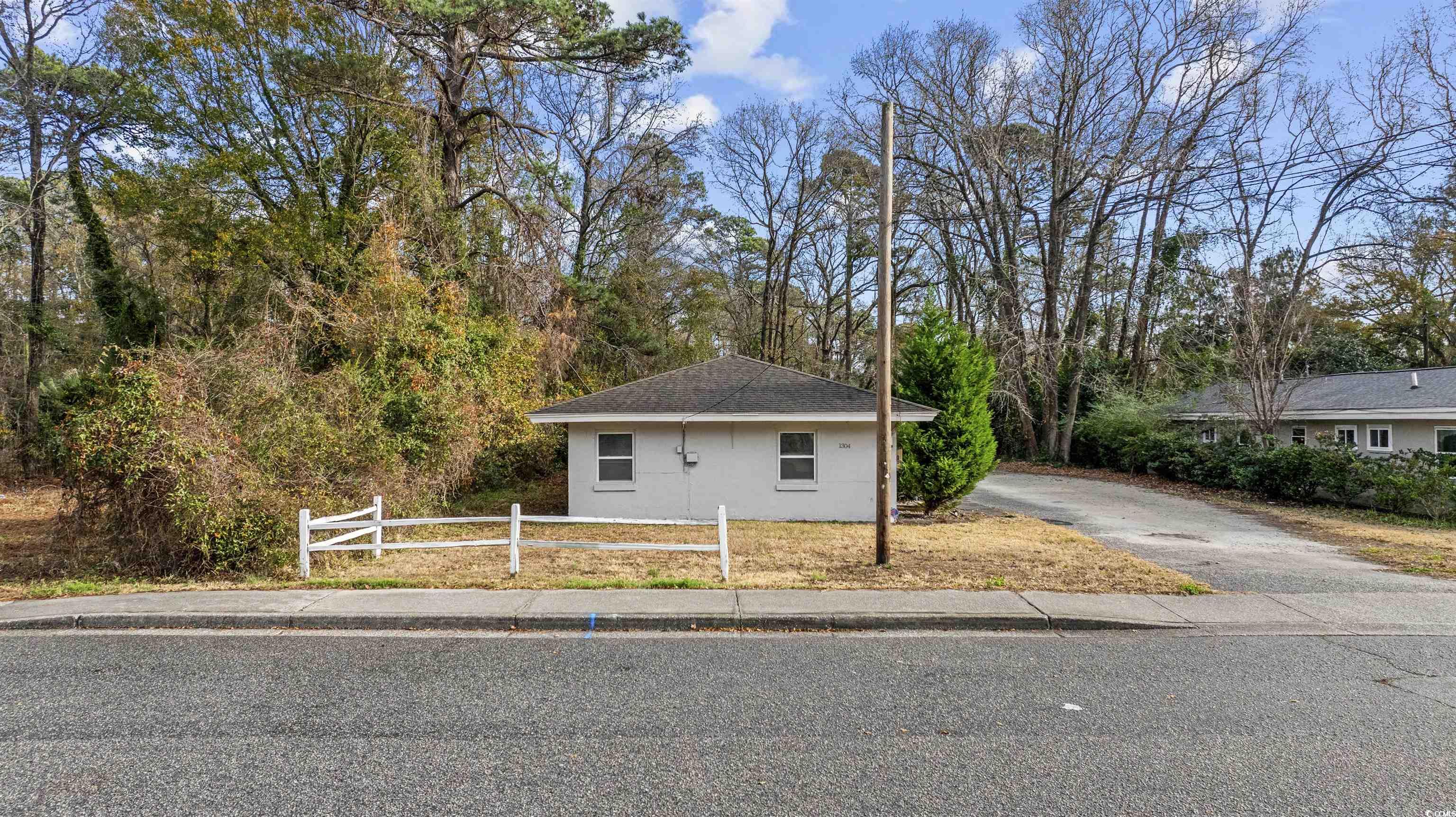 1304 Dunbar St. Property Photo 3