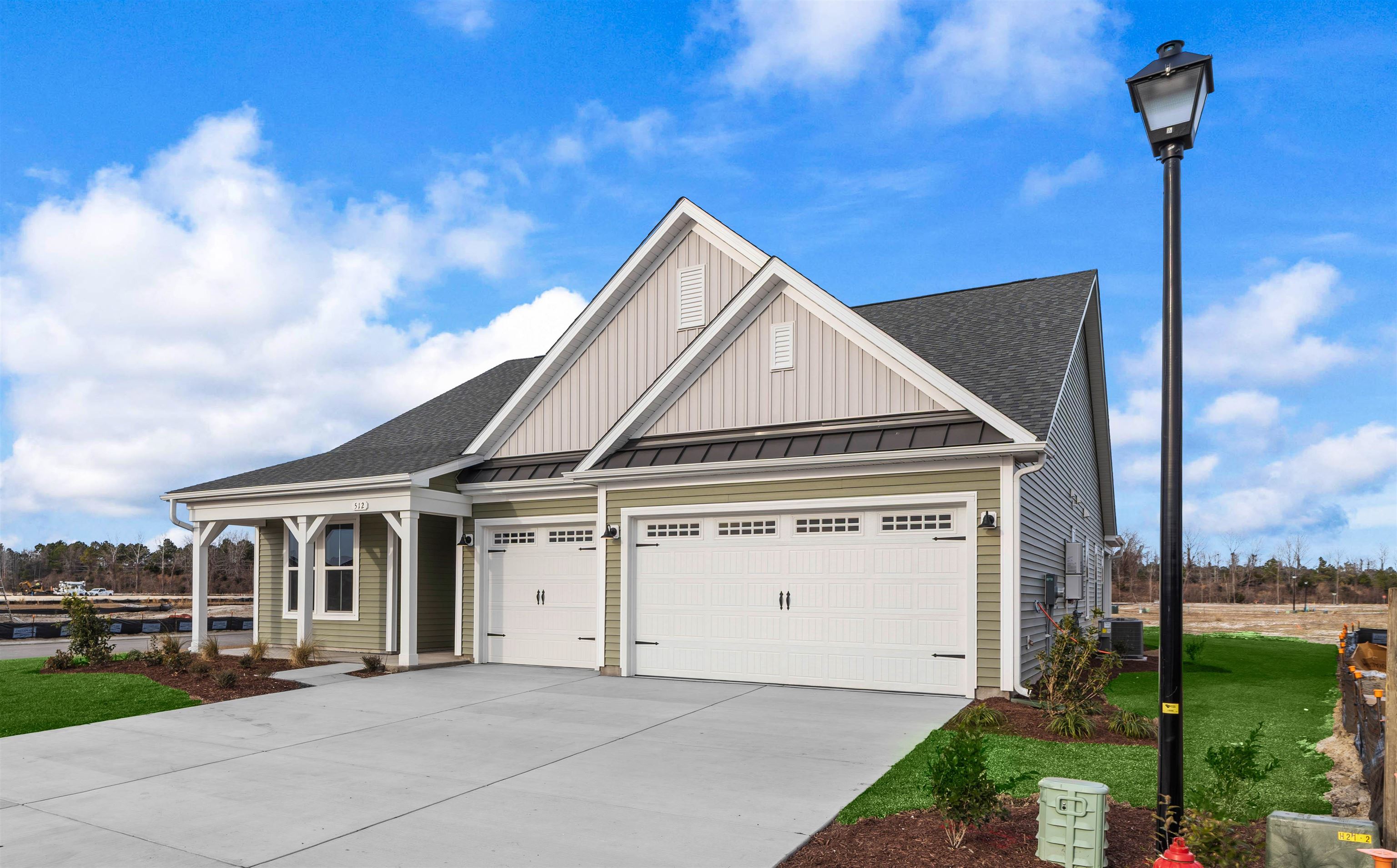 512 Banna Arch Loop Property Photo 4