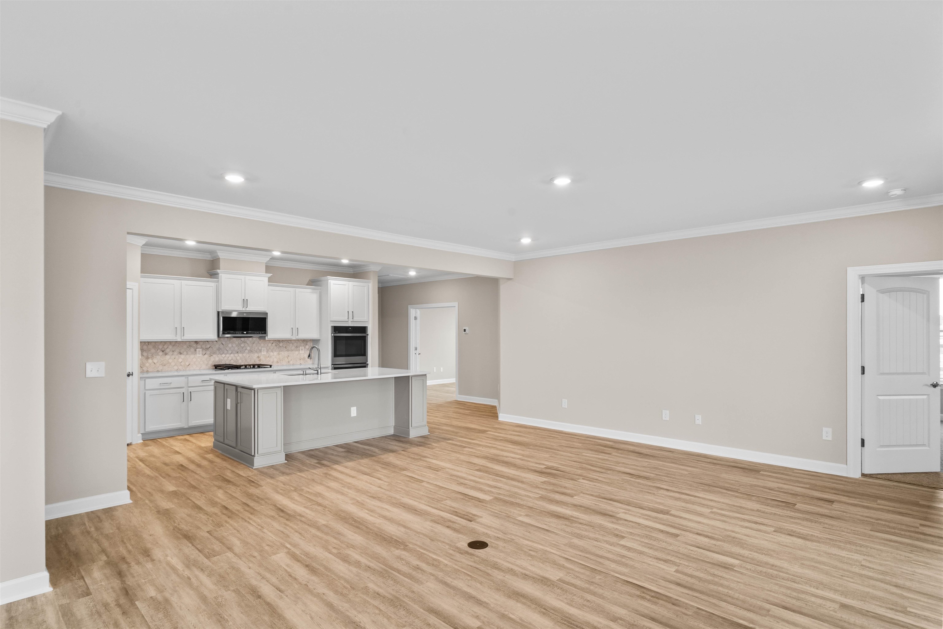 512 Banna Arch Loop Property Photo 7