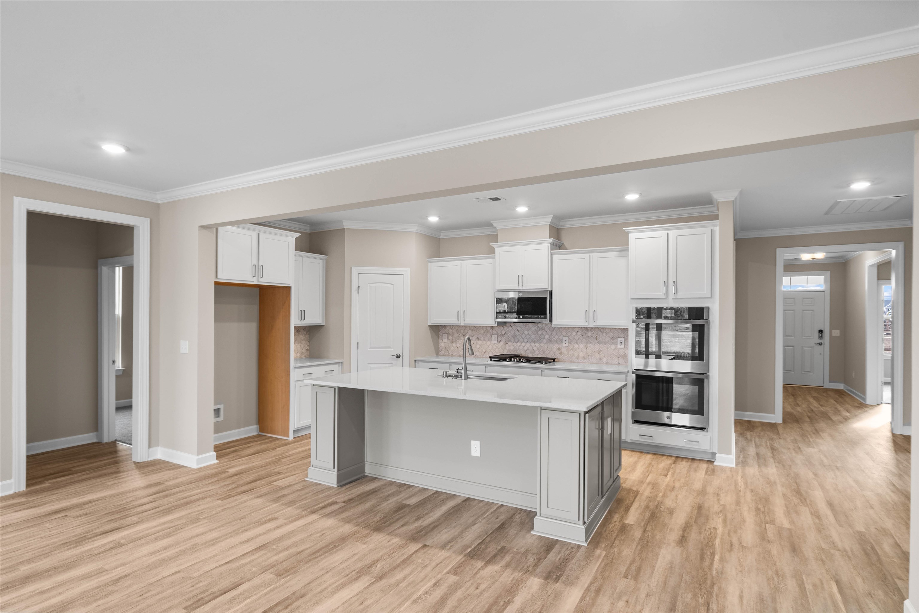 512 Banna Arch Loop Property Photo 8