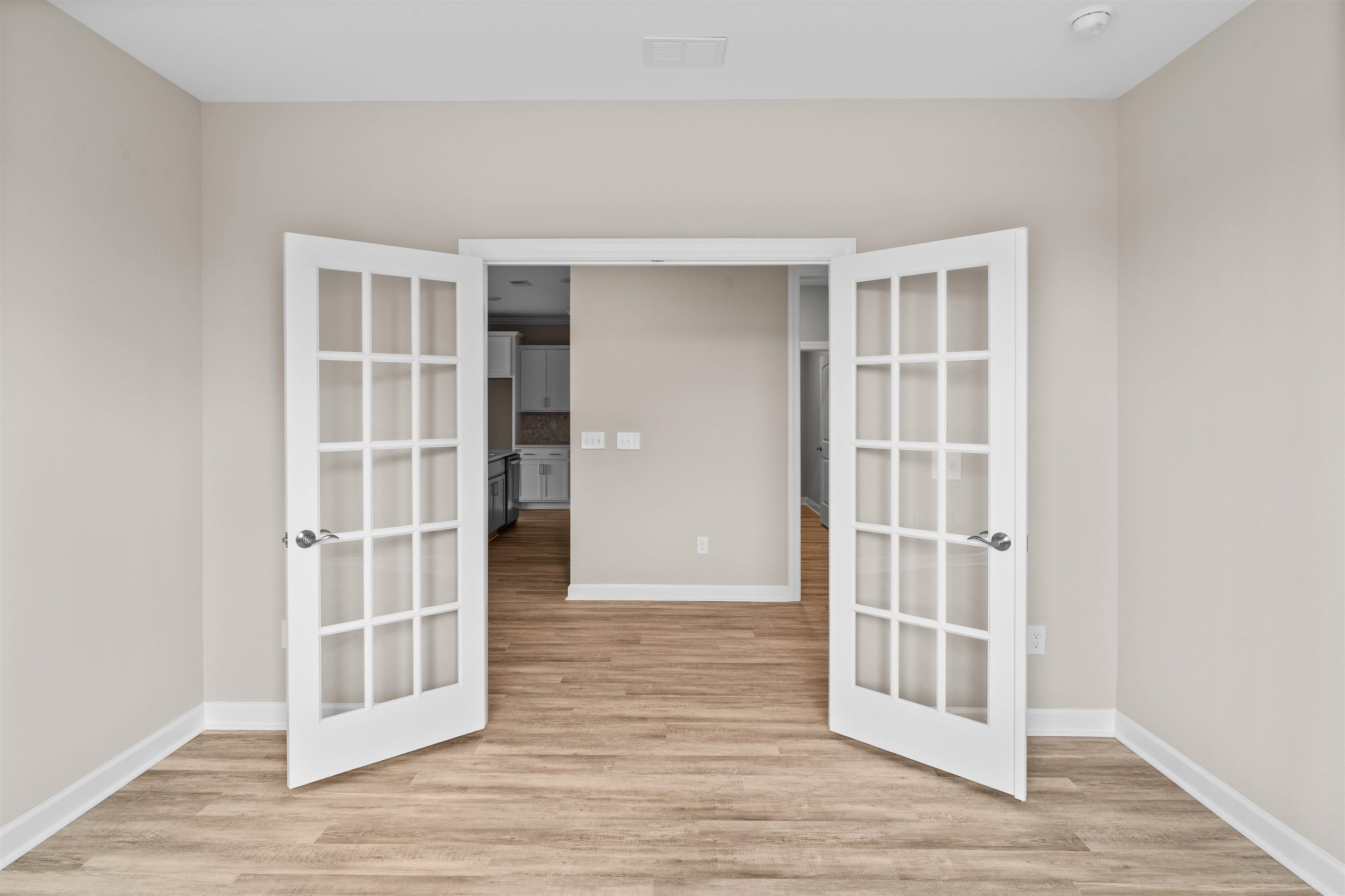 512 Banna Arch Loop Property Photo 12