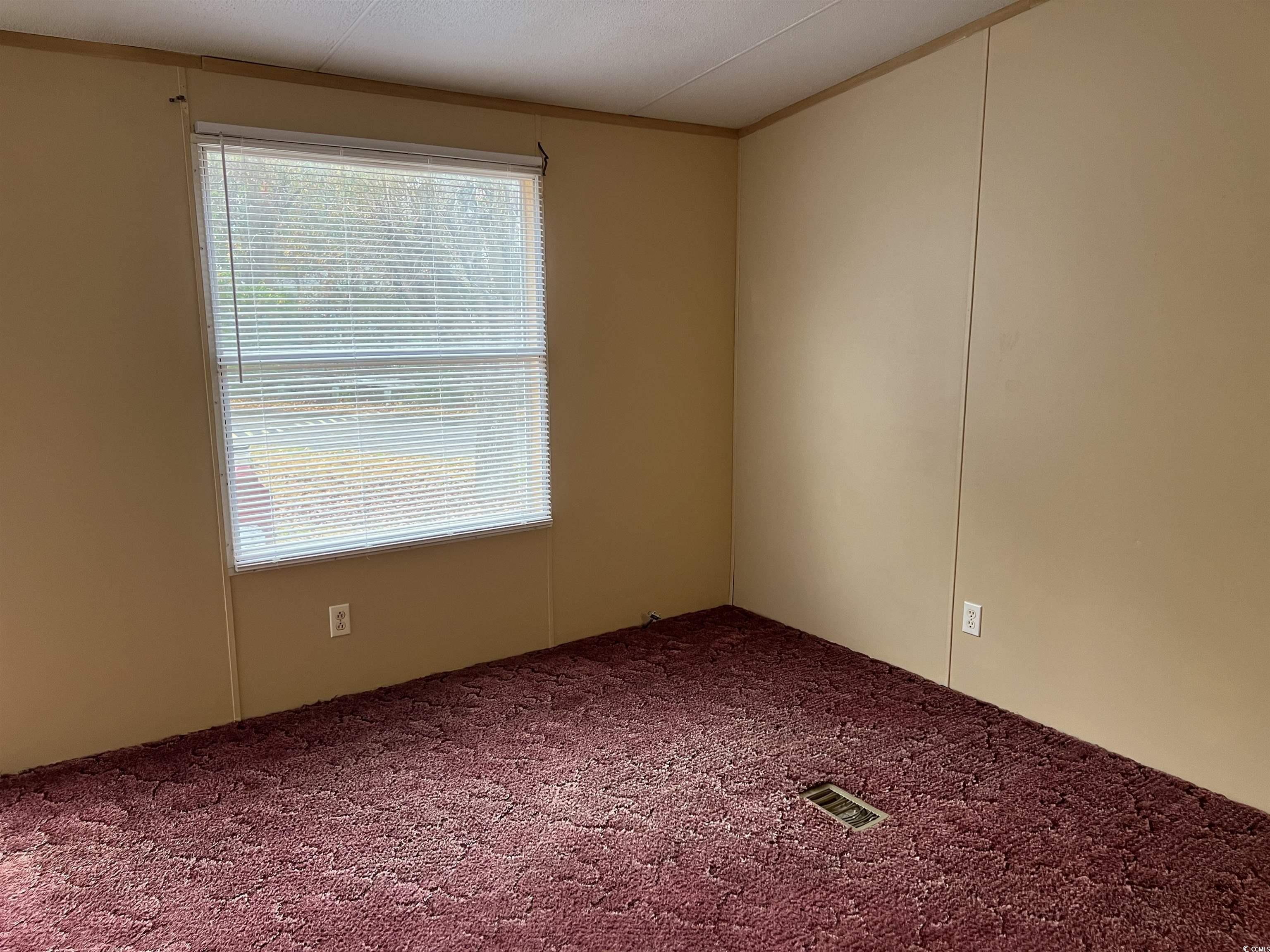 451 Sutton Dr. Property Photo 3